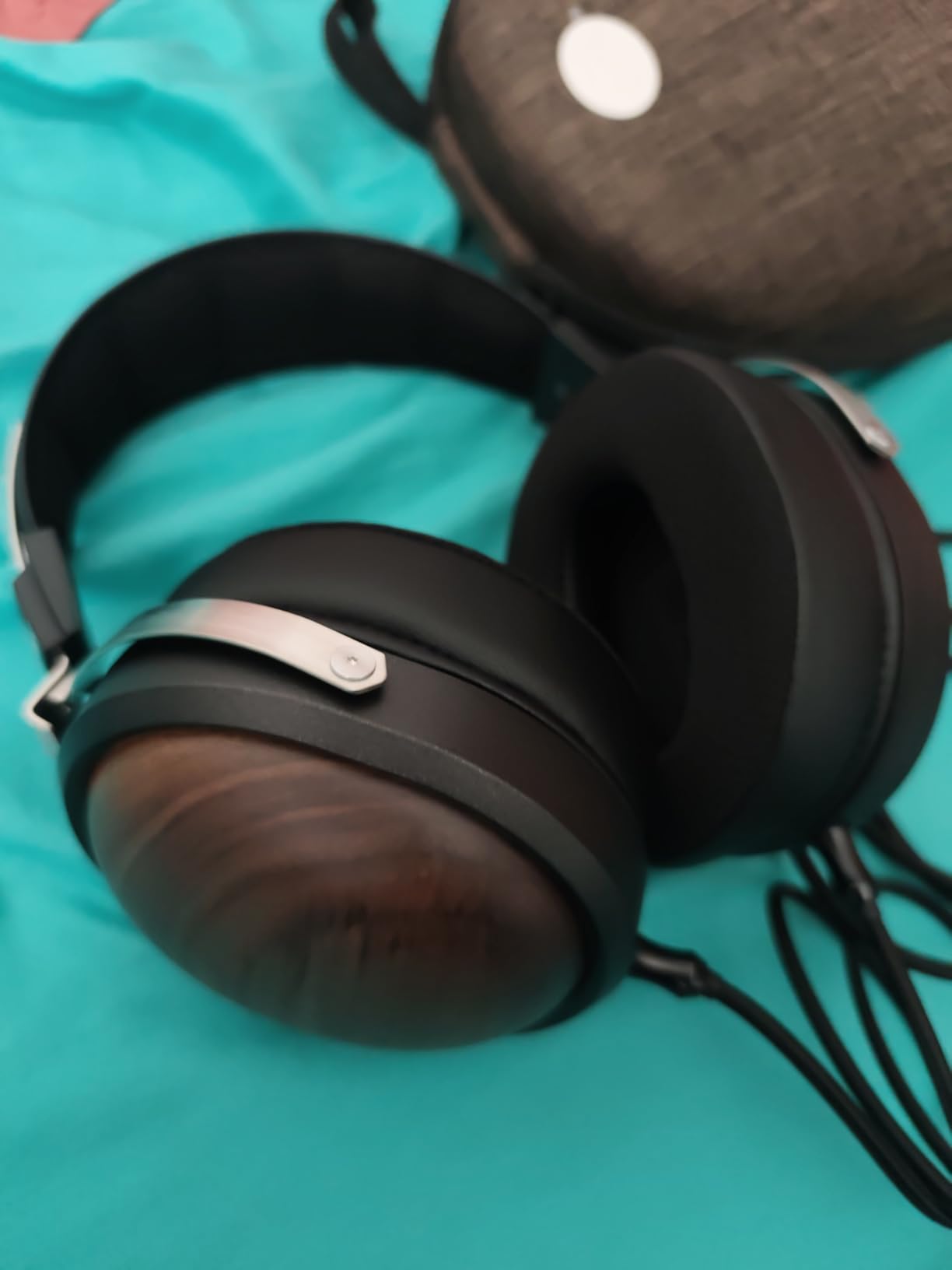 FiiO FT1 32Ω Large Dynamic Driver Headphones with Solid Wood Cups customer photo 2