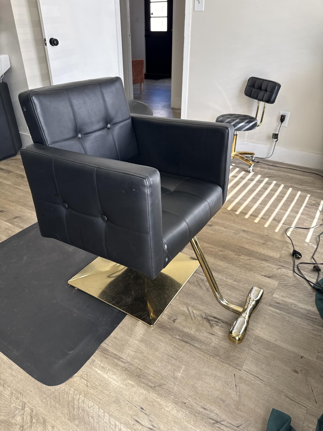 Baasha Professional Brown & Gold Salon Chair, Luxury Hydraulic Styling Chair with Soft PU Leather, High-Density Foam Cushion, 360 Swivel, Stainless Steel Frame, Ergonomic Design, 330 lbs Capacity customer photo 2