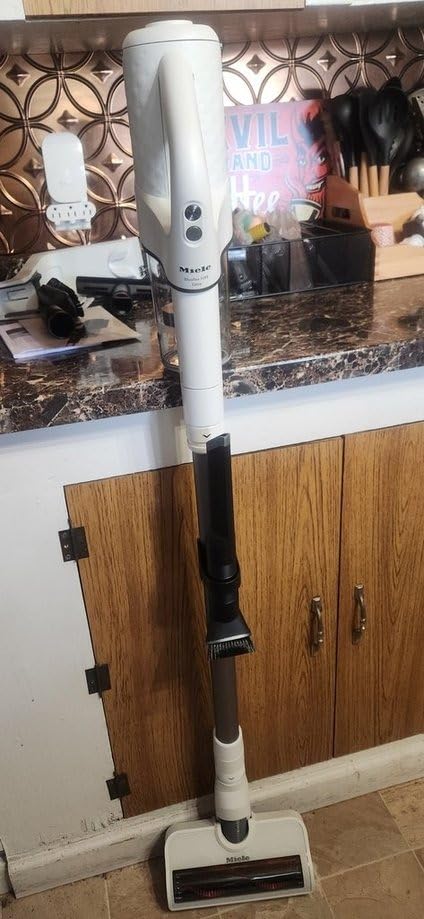 Miele Duoflex Extra Cordless Bagless Stick Vacuum with 2 Attachable Brushes, Brilliant White / Space Grey customer photo 2