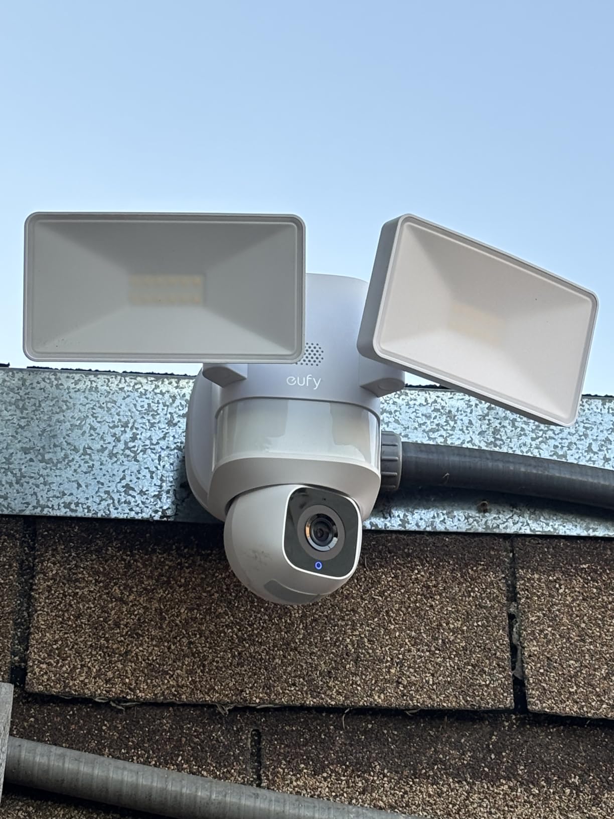 eufy Security Floodlight Camera E30, Security Camera Outdoor, 360° Pan and Tilt, AI Detection and Tracking, 2K Video, 2.4GHz Wi-Fi, 2,000 Lumens, Built-in Siren, 24/7 Recording，No Monthly Fee customer photo 1
