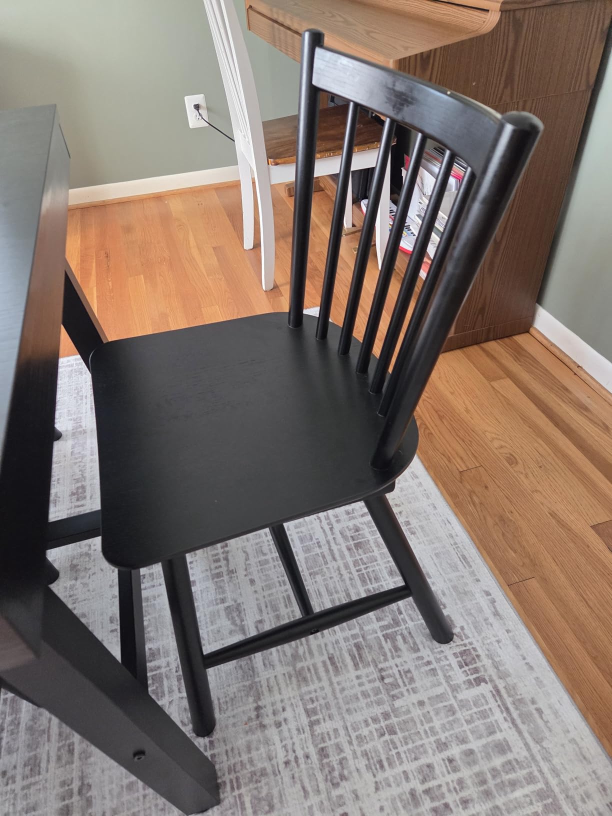LUE BONA Upgraded Dining Chairs Set of 4, Farmhouse Wooden Spindle Back Kitchen Chairs, Windsor Dining Chairs for Kitchen and Dining Room, Black customer photo 2