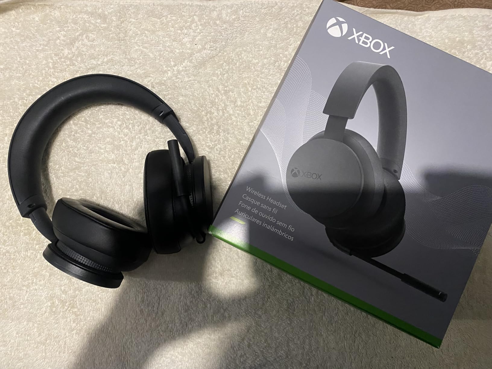 Xbox Wireless Gaming Headset | Carbon Black | Over Ear Headphones | Spatial Audio with Dolby Atmos | Console, PC, and Android customer photo 1