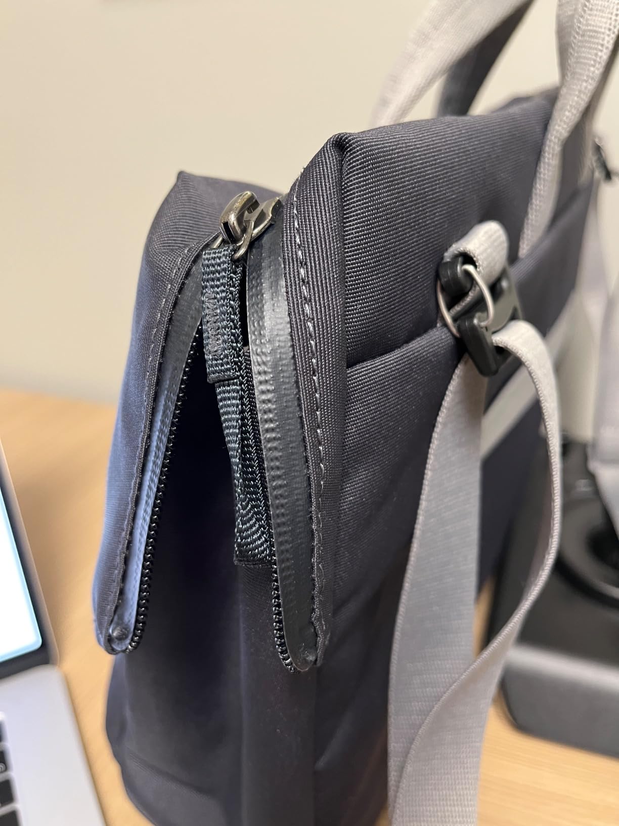 Bellroy Via Work Bag (14L laptop messenger bag) - Black customer photo 2