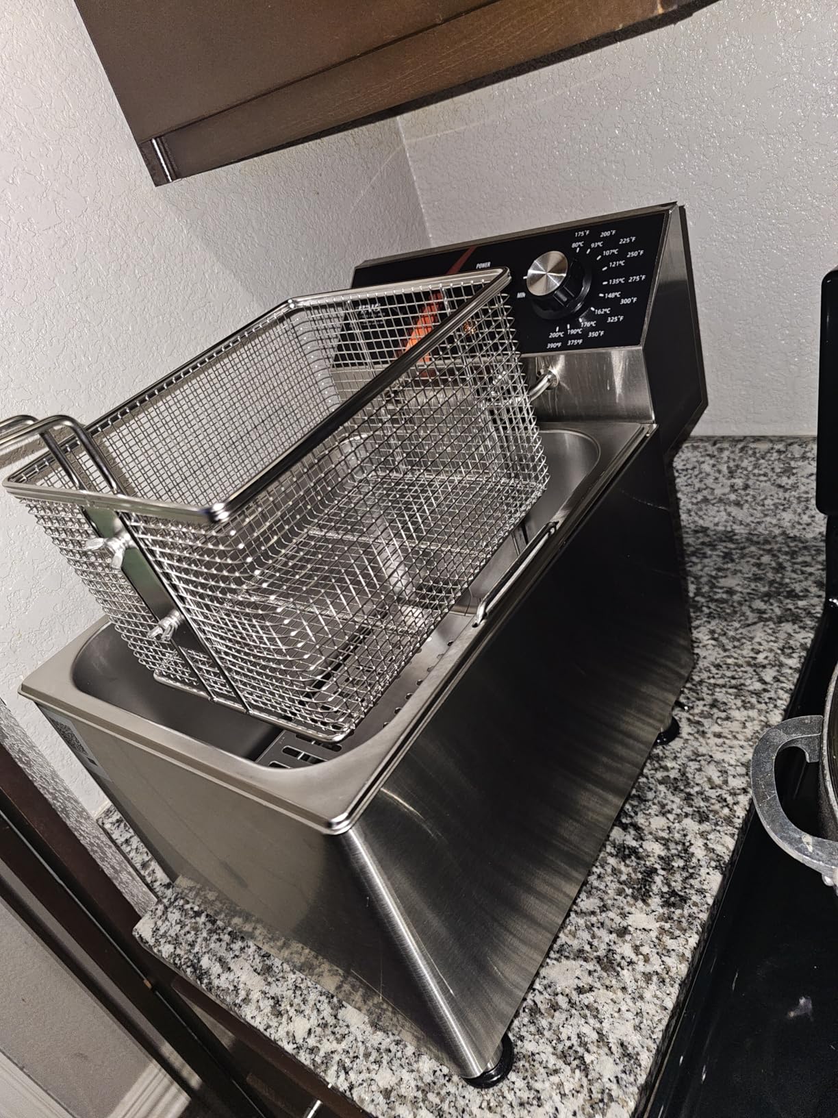 VEVOR Commercial Deep Fryer, 1750W Electric Countertop Fryer with Basket & Height-Adjustable Feet, 12Qt / 11.5L Stainless Steel Single Oil Fryer, Temp Control, Overheat Protection, for Restaurant Use customer photo 2