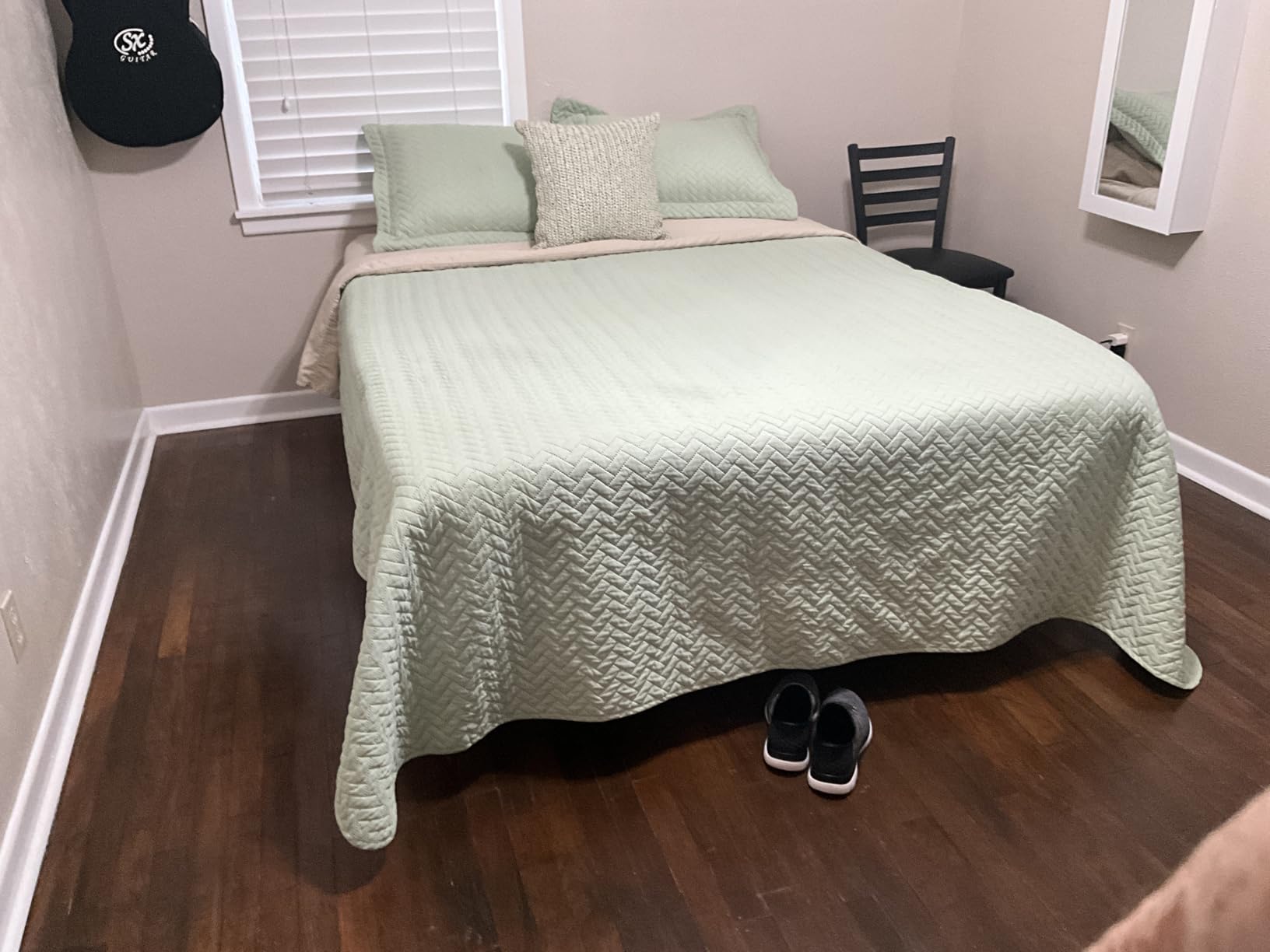 Heavy Duty King Adjustable Bed Frame, Wireless Remote, Dual USB Ports, Ergonomic Upholstered Bed Frame, Lift Motor, Under Bed Lighting, Independent Head and Foot Tilt customer photo 2