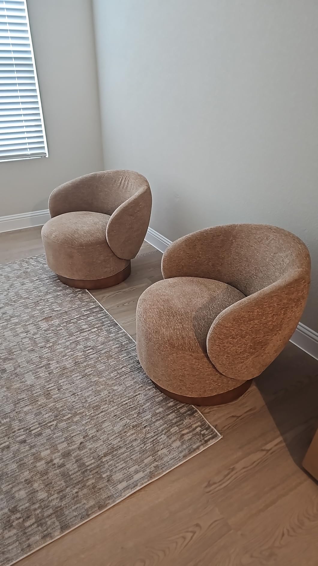 KISLOT Swivel Accent Chair Round Barrel Armchair Upholstered Performance Fabric for Living Room Bedroom Waitingroom,1 Box,Cream customer photo 1