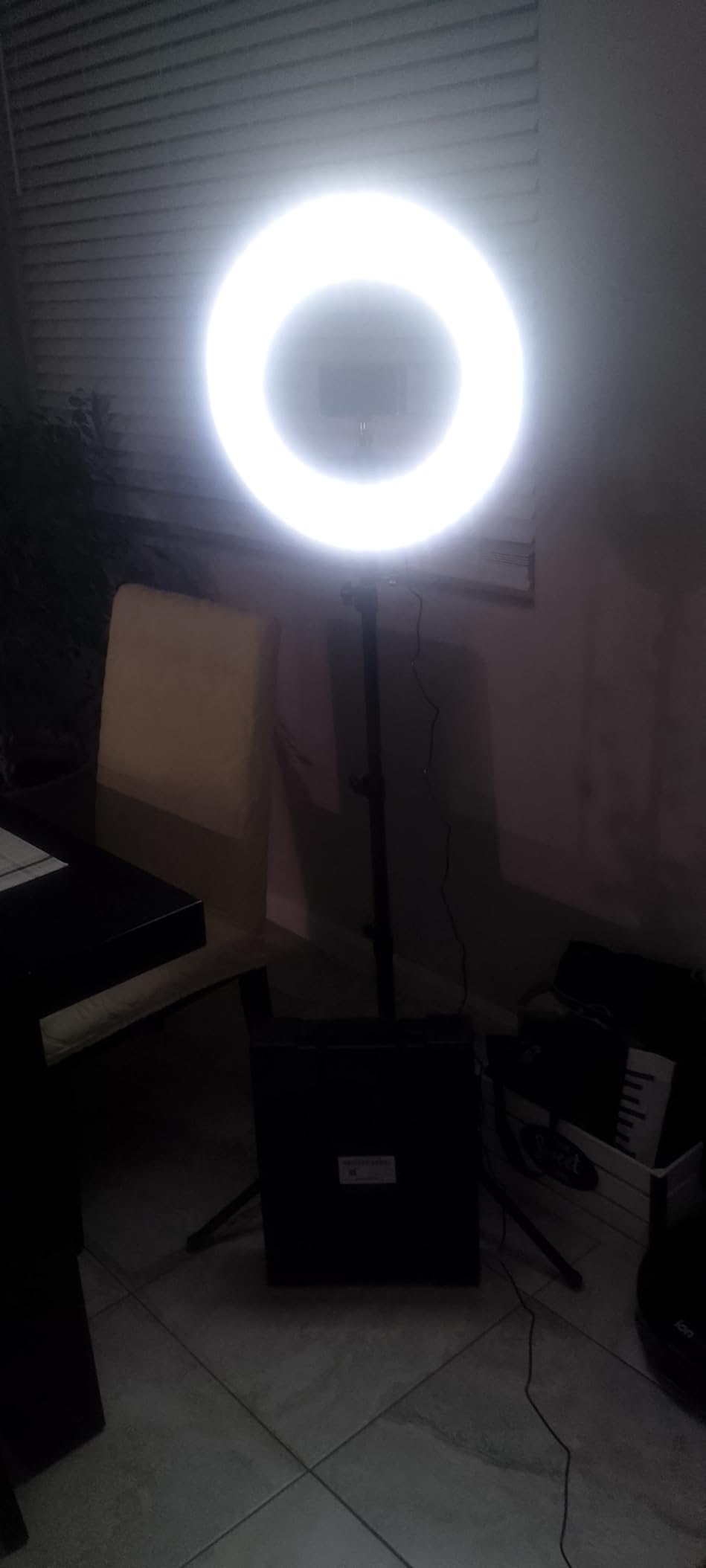 18 Inch Ring Light Kit, 55W6700k Dimmable LED Light, Tripod Stand, Remote Controller,Box,CRI95,Black customer photo 2