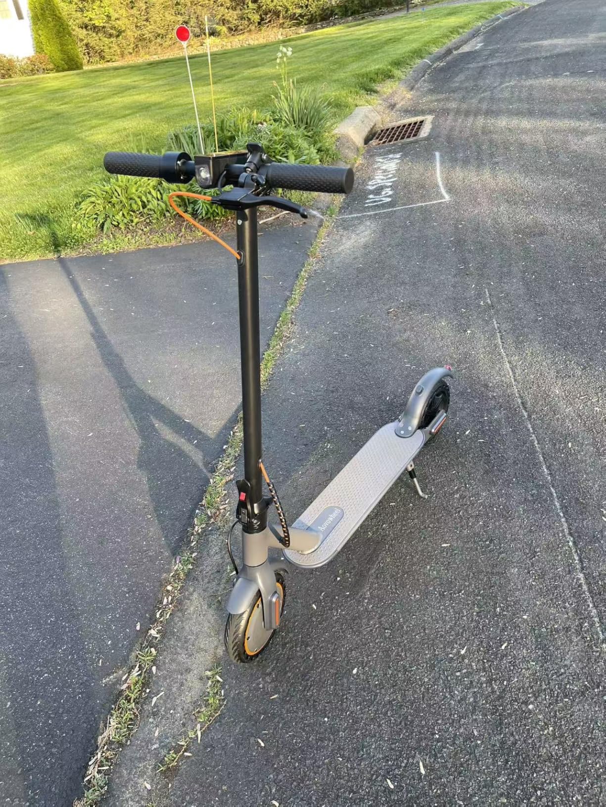 Aovowheel Electric Scooter for Adults, Folding E Scooter with 350W/500W Motor 16/24 Mph Top Speed, Max 19-23 Miles Long Range, 8.5''/10''/14''Tires Commuting Scooters with Dual Brakes System, APP customer photo 2