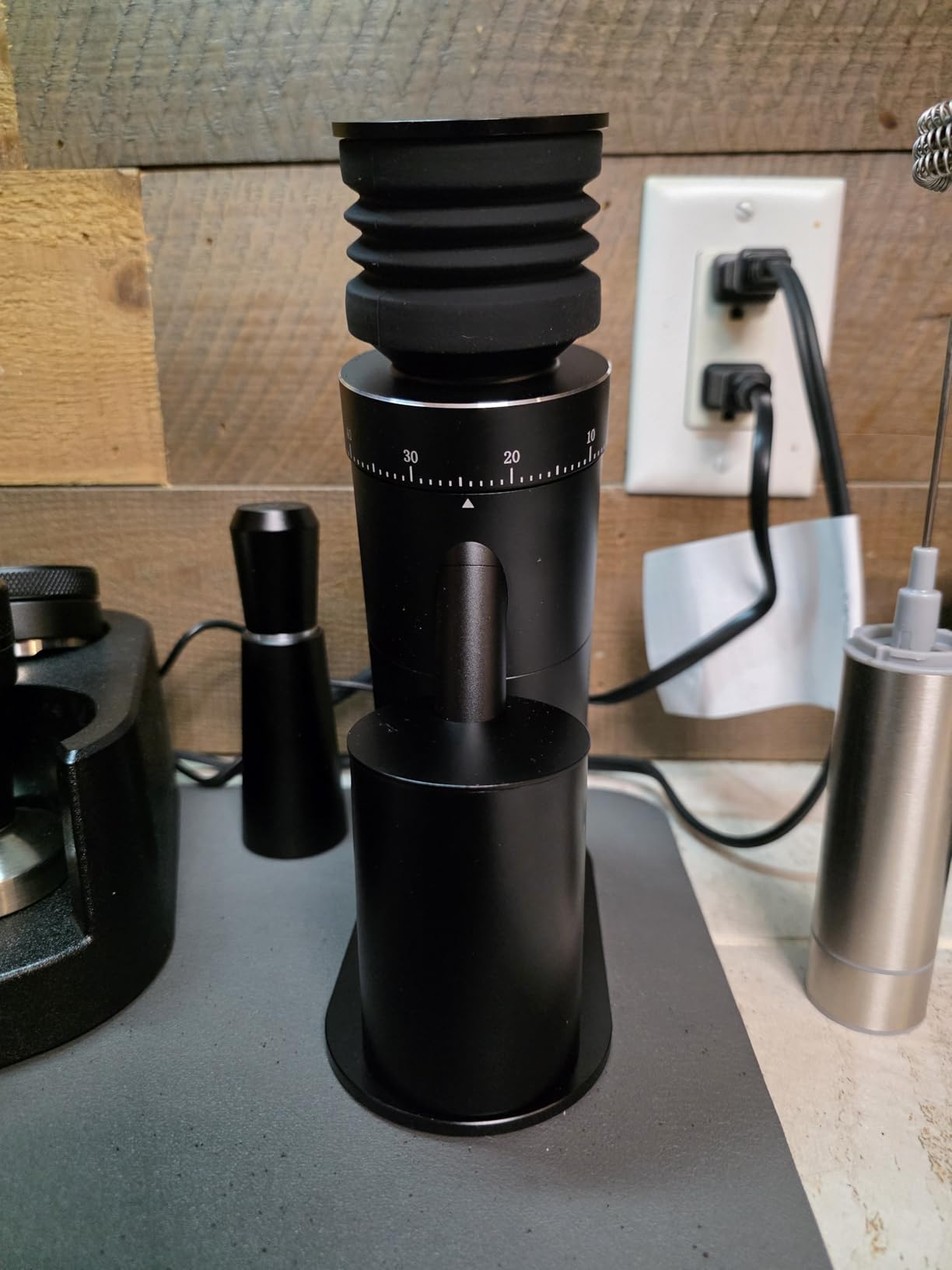 Coffee Grinder, Viesimple Gen 4, Single Dose Burr Coffee Grinders with Magnetic Dosing Cup, Electric Coffee Bean Grinder with Anti-Static Design, Espresso Grinder Compact & Quiet for Home Use Black customer photo 1