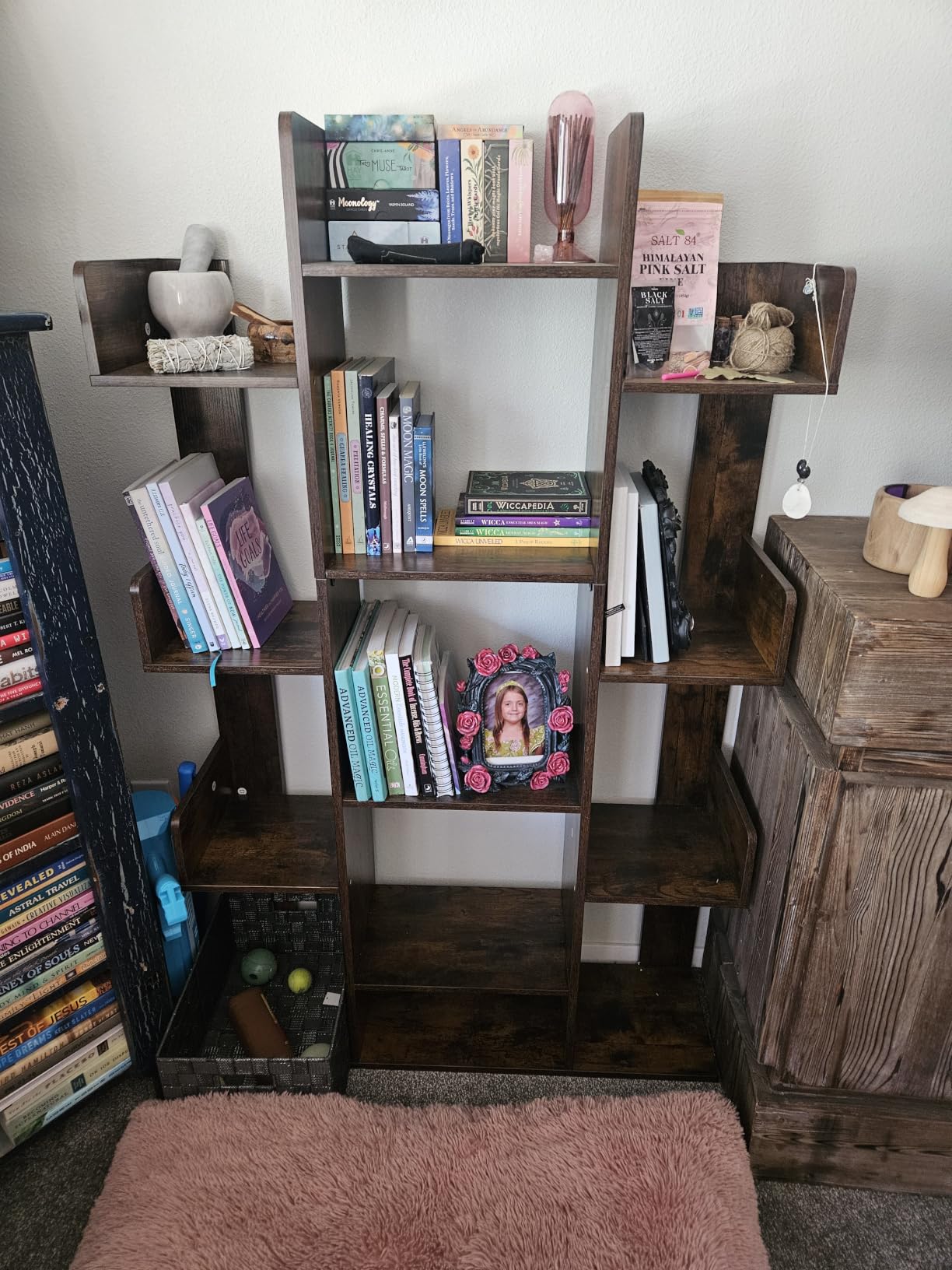 VASAGLE Bookshelf, 5-Tier Bookcase, 9.4 x 15.7 x 62.6 Inches, Storage Shelf with Open Compartments, Modern Style, for Living Room, Bedroom, Office, Matte White ULBC462W01 customer photo 1