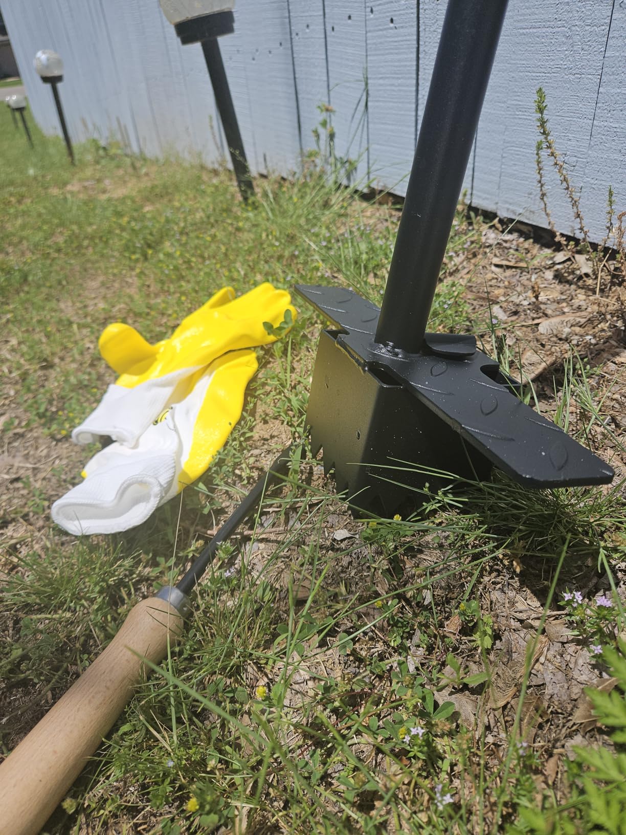 Colwelt Sod Plugger Tool 36-INCH, Grass Plug Tool 3 x 3 Square with Serrated Base, Bulb Planter Tool Long Handle with Dual Pedals & Easy Foot Ejector, Sod Turf Cutter for Lawn Planting Grass Repair customer photo 1