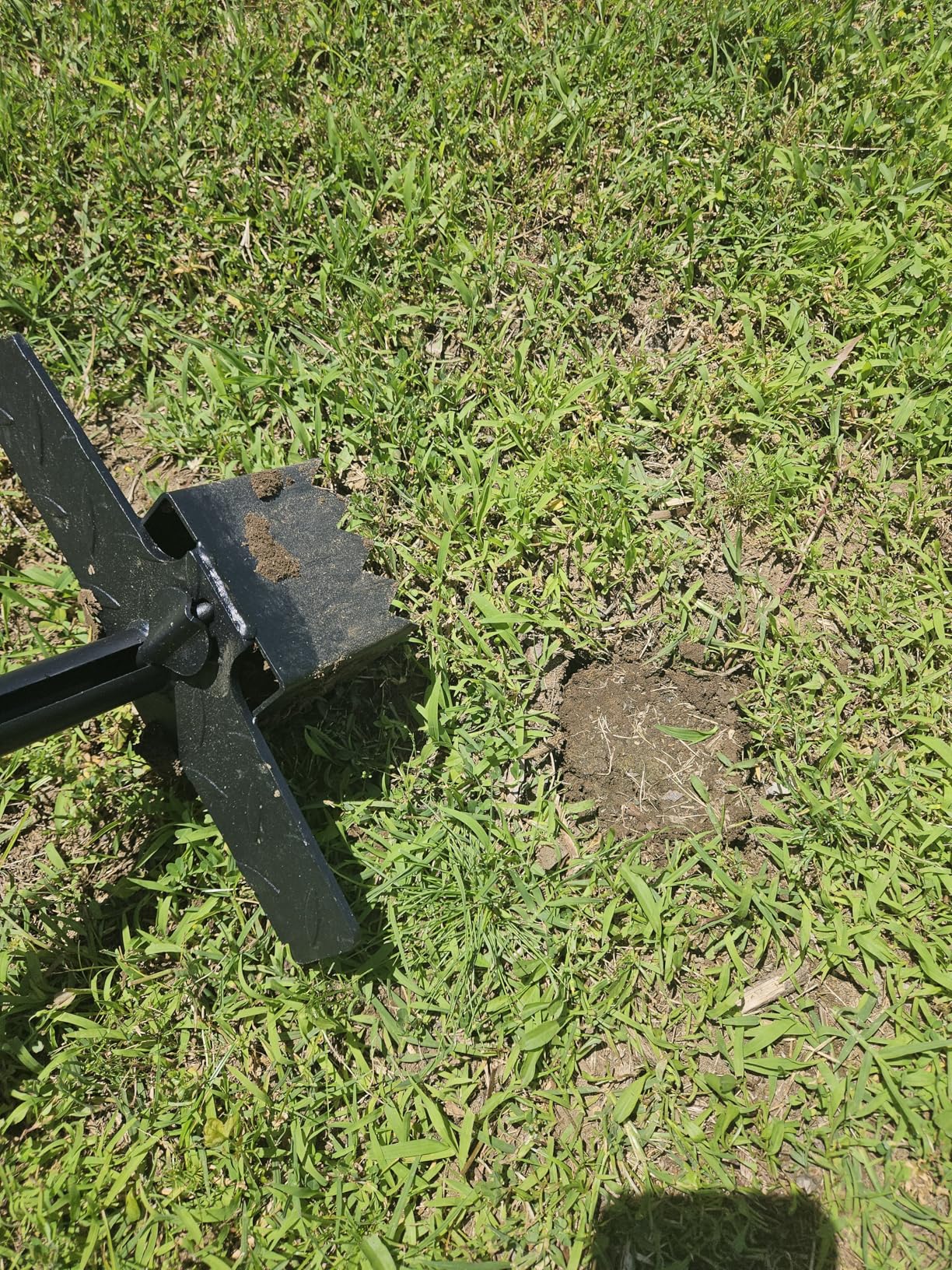 Colwelt Sod Plugger Tool 36-INCH, Grass Plug Tool 3 x 3 Square with Serrated Base, Bulb Planter Tool Long Handle with Dual Pedals & Easy Foot Ejector, Sod Turf Cutter for Lawn Planting Grass Repair customer photo 2