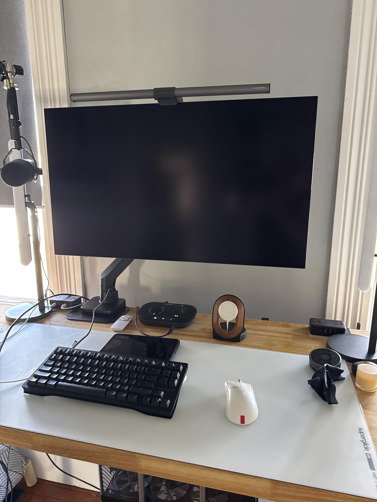 BenQ BSH01 Ergo Monitor Arm - Gas Spring Monitor Stand for Up to 45 Inch and 44lbs Screens, Heavy Duty, Quick Installation, No Sagging, Top Clamp and Grommet Base, Reinforcement Plate, VESA 75x75 and 100x100mm customer photo 2