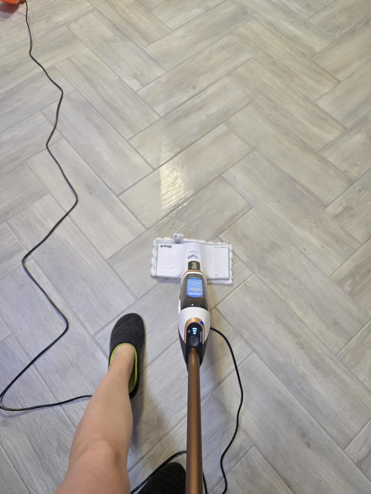 Shark SteamSpot Steam Mop S2001 with Steam Blaster Technology, 3 Steam Modes, 2 Washable Pads, XL Removable Water Tank, Lightweight, Steam Cleaner for Sealed Hard Floors, Hardwood, Tile, Laminate customer photo 1