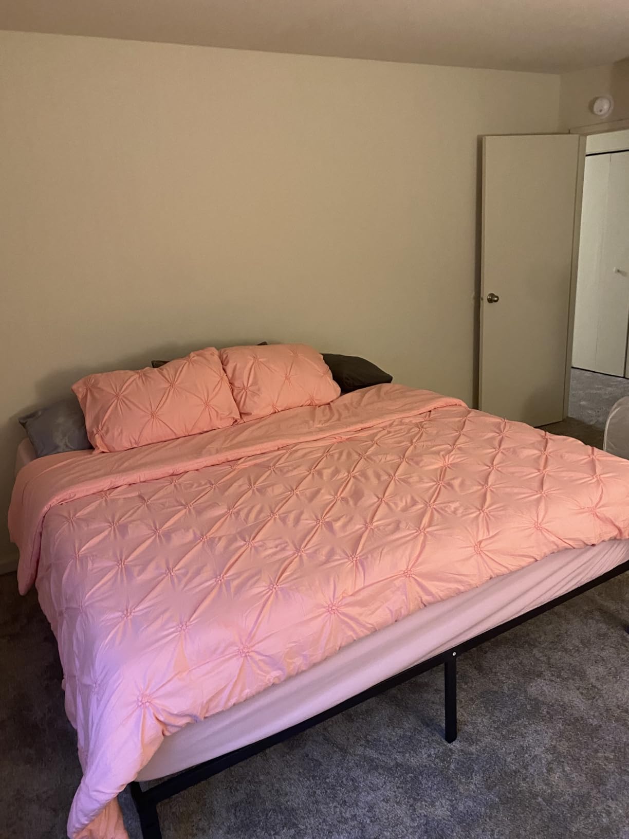 Novilla 12 Inch Queen Mattress in a Box, Gel Memory Foam for Cooling Night Sleep, Comfort & Pressure Relief, CertiPUR-US Certified customer photo 1