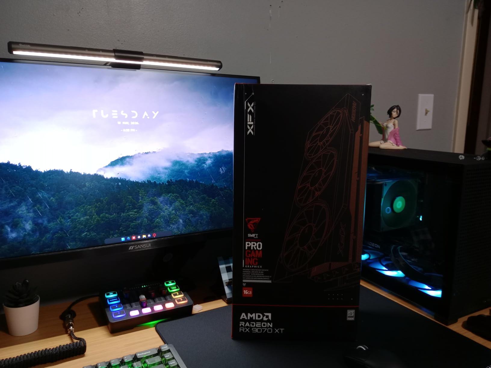 XFX Swift AMD Radeon RX 9070 XT Triple Fan Gaming Edition, 16GB GDDR6, RDNA 4 customer photo 2