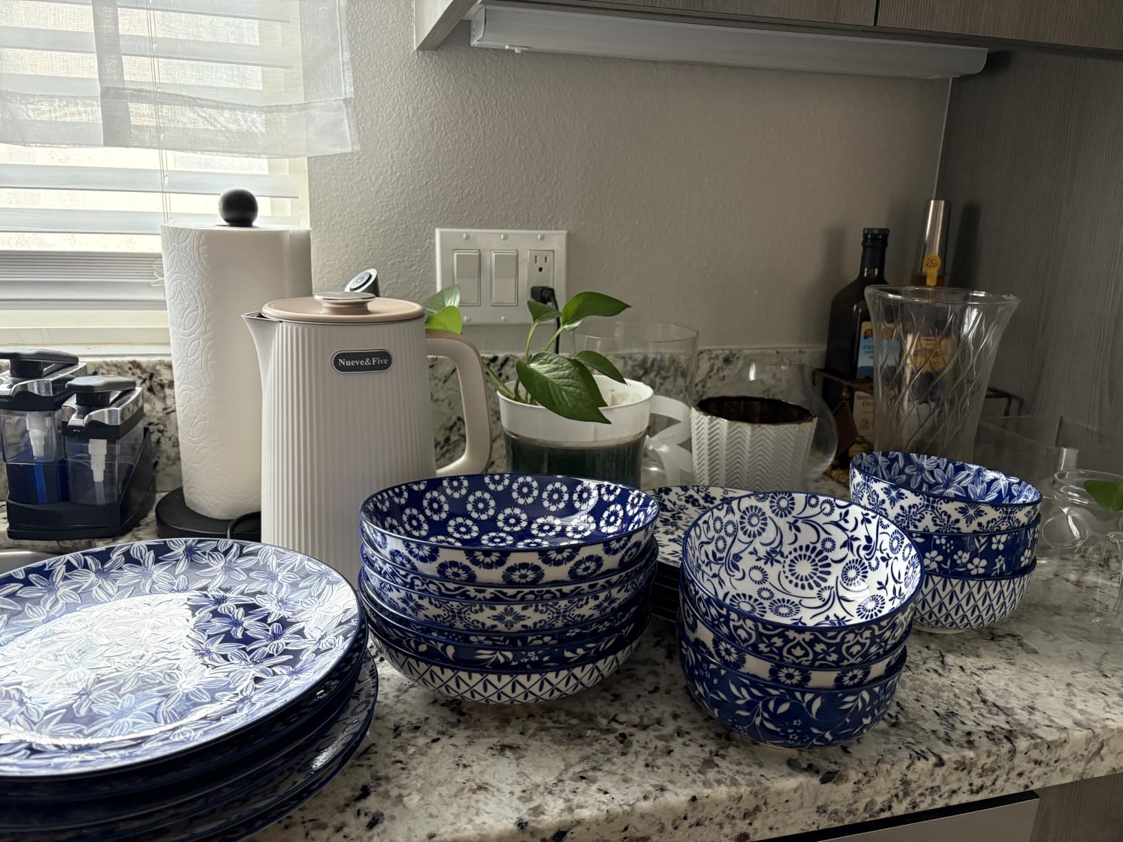 vancasso SELENE Plates and Bowls Set for 6, 24 Pieces Dinnerware Sets, Microwave and Dishwasher Safe Dishes Set, Porcelain Blue Dinnerware customer photo 1