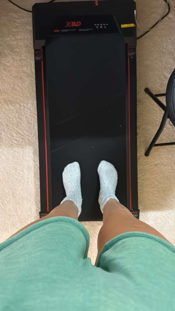 Walking Pad with Incline, XBD Under Desk Treadmill for Home Small Office, 2.5HP Low Noise Portable Treadmill with 330 Lbs Capacity, Remote Control and LED Display customer photo 1