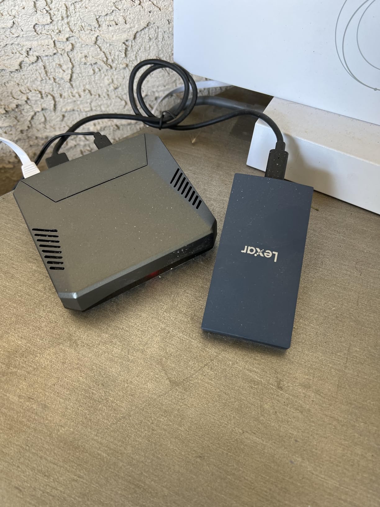 Lexar ES3 1TB External SSD, USB 3.2 Gen2 Portable SSD, PSSD Up to 1050MB/s Read, 1000MB/s Write, External Solid State Drive Compatible with iPhone 17 Series/Mac/PS5/XBOX/Laptop/PC, Silver customer photo 2
