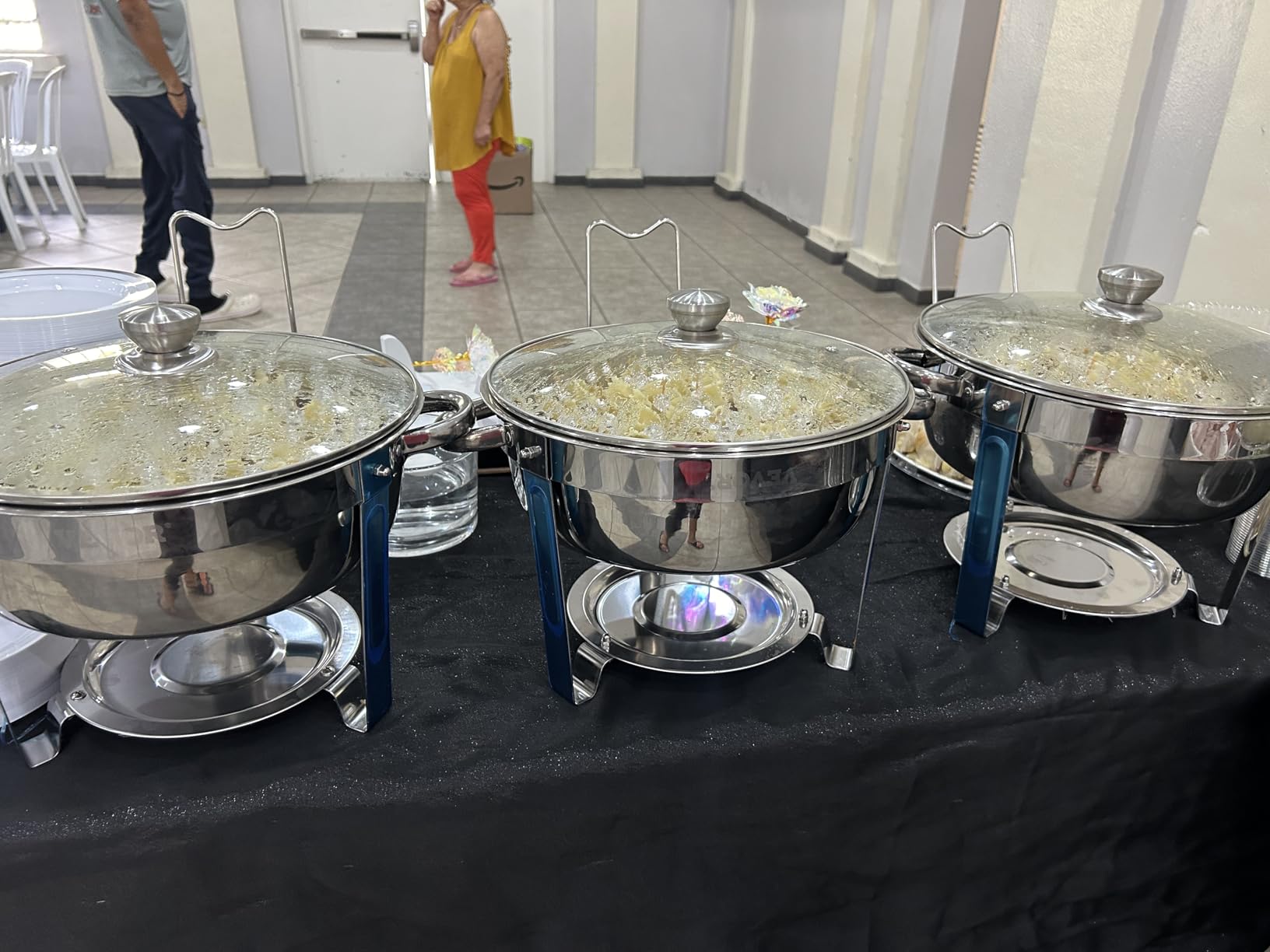VEVOR Chafing Dish Buffet Set, 5 Qt 4 Pack, Stainless Steel Chafer with 4 Full Size Pan, Round Catering Warmer Server with Glass Lid Water Pan Folding Stand Fuel Holder, for Wedding Party Banquet customer photo 2