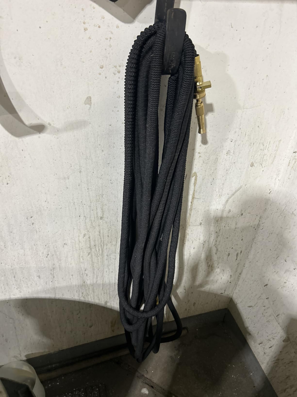 Flexi Hose Expandable Garden Hose with 8 Function Nozzle, 100FT - Lightweight Retractable Garden Hose, Water Hose - No-Kink Flexibility, 3/4 Inch Solid Brass Fittings and Double Latex Core customer photo 2