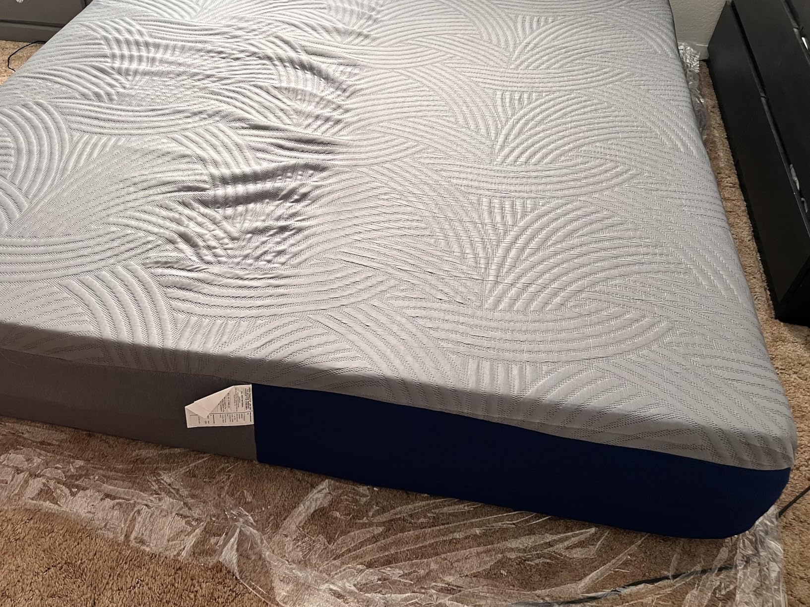 Sweetnight CoolNest Queen Mattress, 14 inch Cooling Queen Size Memory Foam Mattress for Cool Night Sleep, 5-Zone Ergo Support for Pressure Relief, Medium, CertiPUR-US Certified customer photo 2