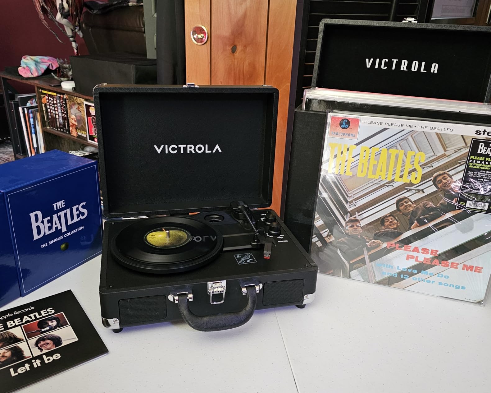 Journey II (2025 Model) Bluetooth Suitcase Record Player with Built-in Stereo Speakers, Enhanced Bass, 3-Speed Turntable customer photo 2