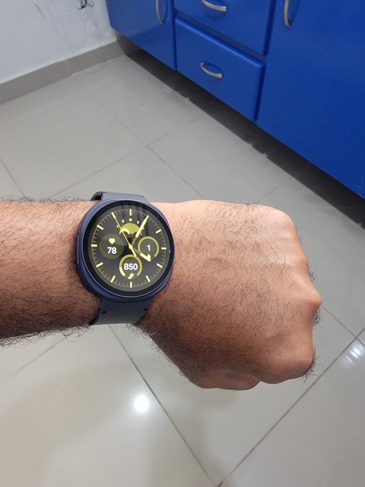 Samsung Galaxy Watch 8 (2025) 44mm Bluetooth Smartwatch, Cushion Design, Fitness Tracker, Sleep Coaching, Running Coach, Energy Score, Heart Rate Tracking, Graphite [US Version, 2 Yr Warranty] customer photo 1