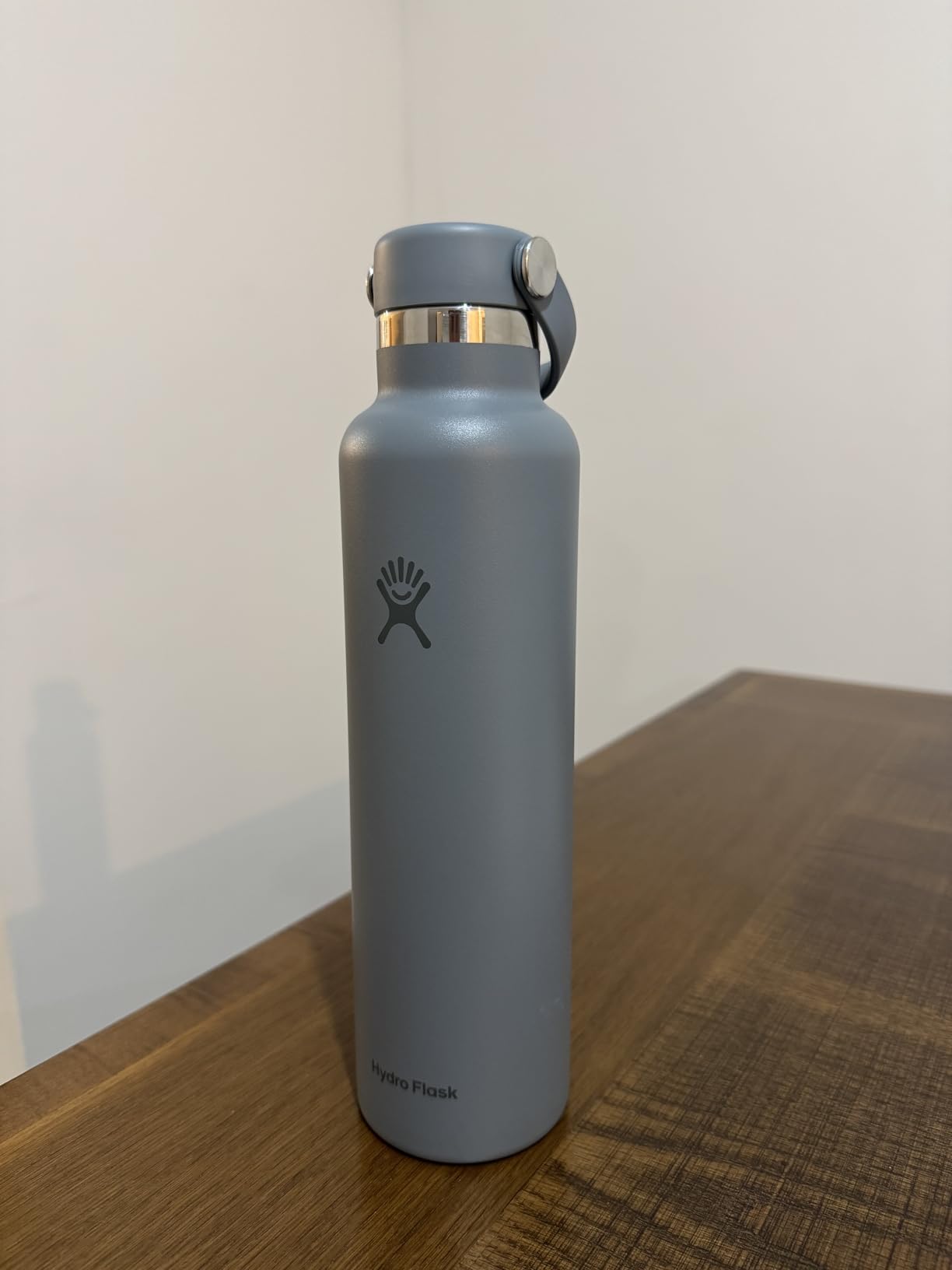 Hydro Flask Water Bottle - Insulated Stainless Steel - Non Spill, Leakproof in 21 Oz Coconut Cream customer photo 2