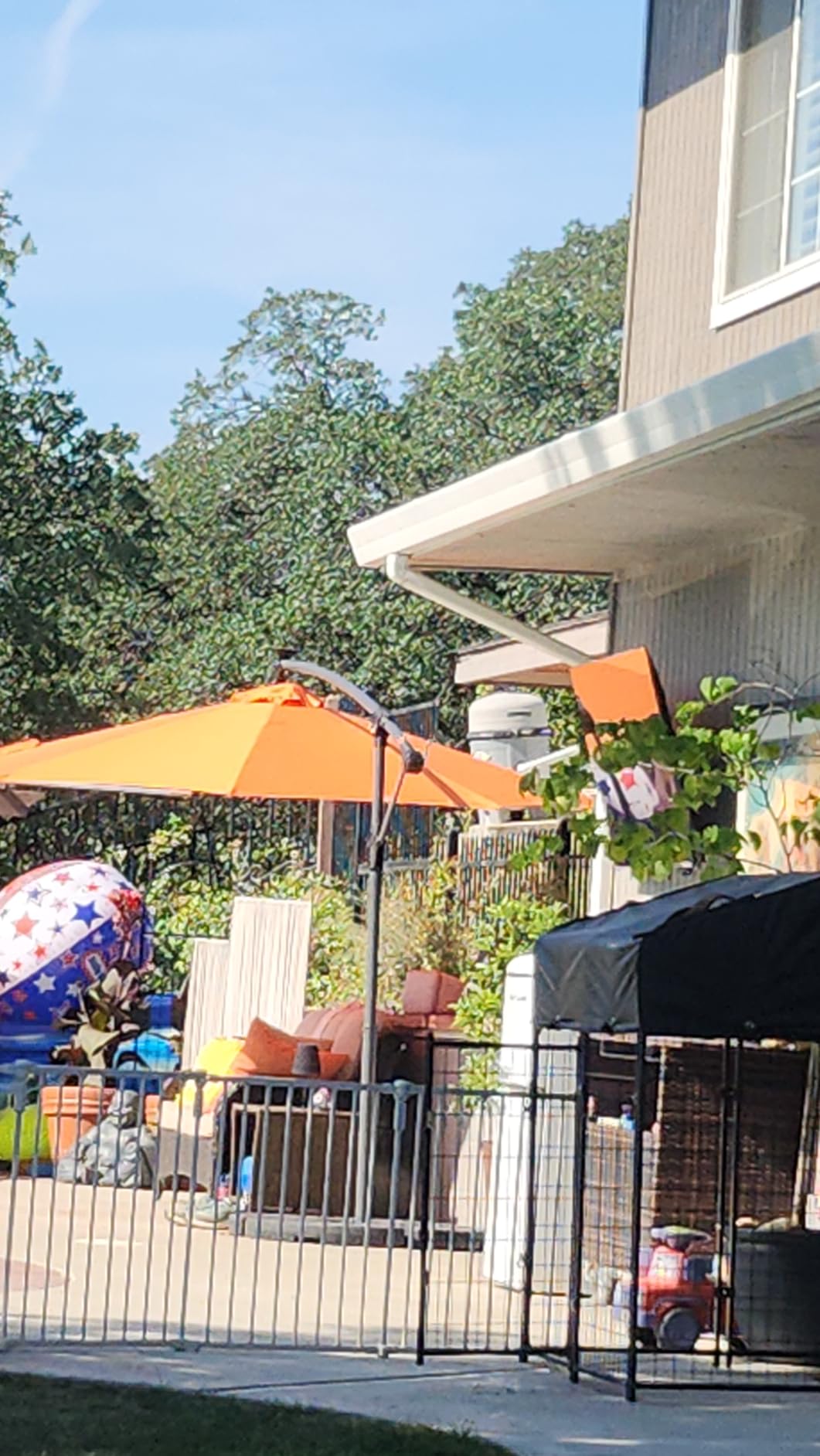 Best Choice Products 10ft Solar LED Offset Cantilever Hanging Market Patio Umbrella, Smooth 360° Rotation, 8 Sturdy Ribs, Easy Adjustment - Tan customer photo 1
