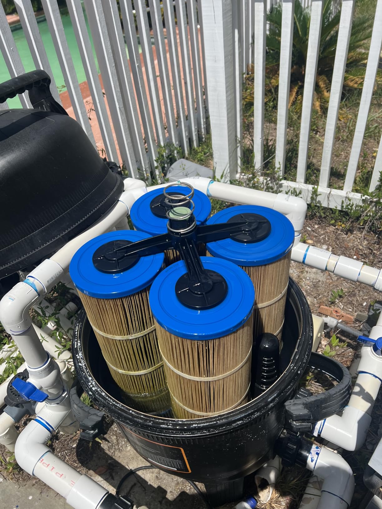 VEVOR 2026 Pro Pool Cartridge Filter System 100 Sq.Ft, Pool Filter for Inground & Above Ground Pools, Compatible W/Pumps 1/2HP~1HP | Up to 6142 GPH Max Flow, Pool Filters for Pools Up to 23775 Gallons customer photo 1