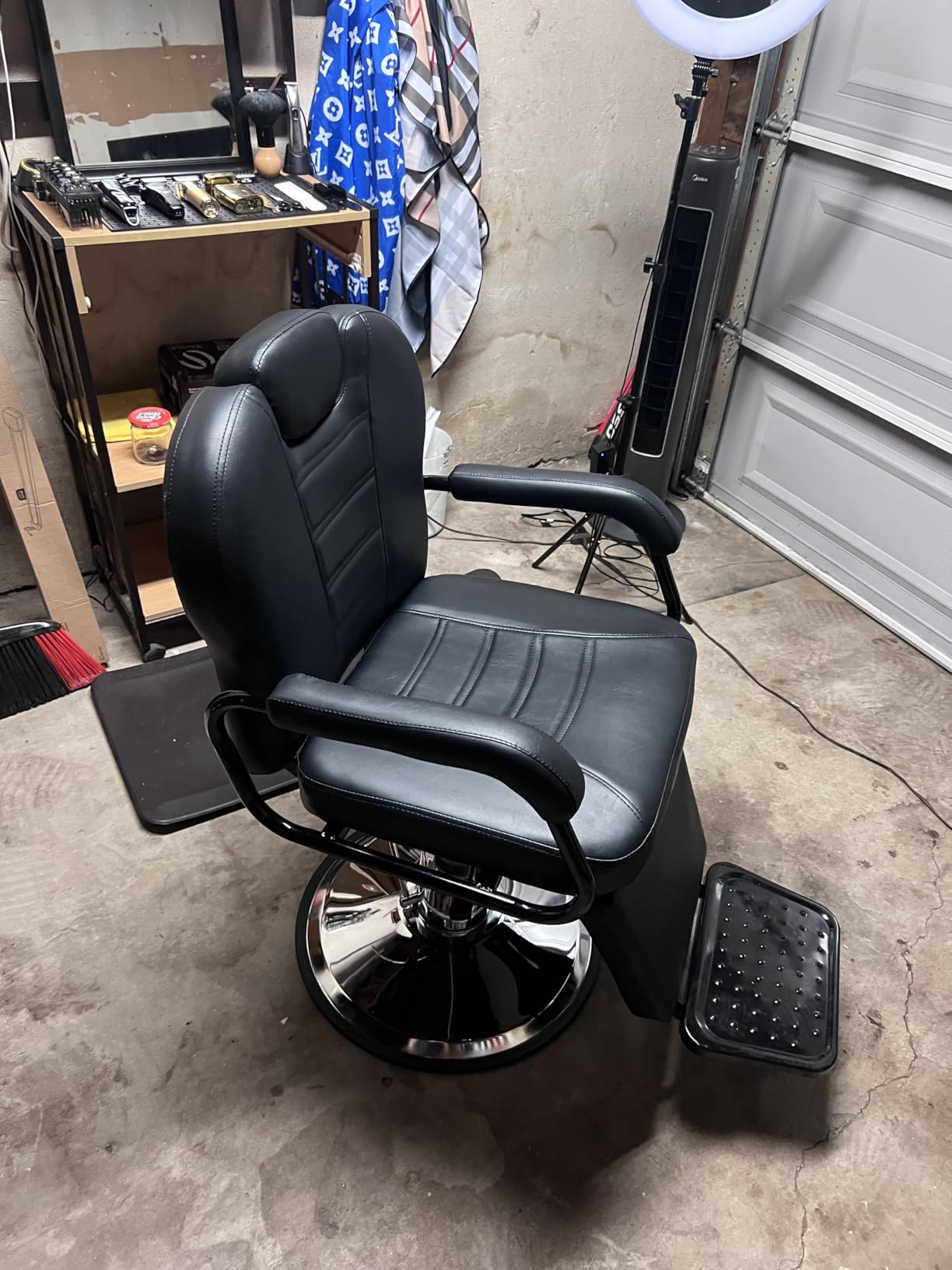 Artist hand Barber Chair, Reclining Salon Chairs for Hair Stylist, Heavy Duty Hydraulic Chair with Headrest and Footrest, 360 Degree Swivel with Lock, Spa Beauty Equipment, Black customer photo 1