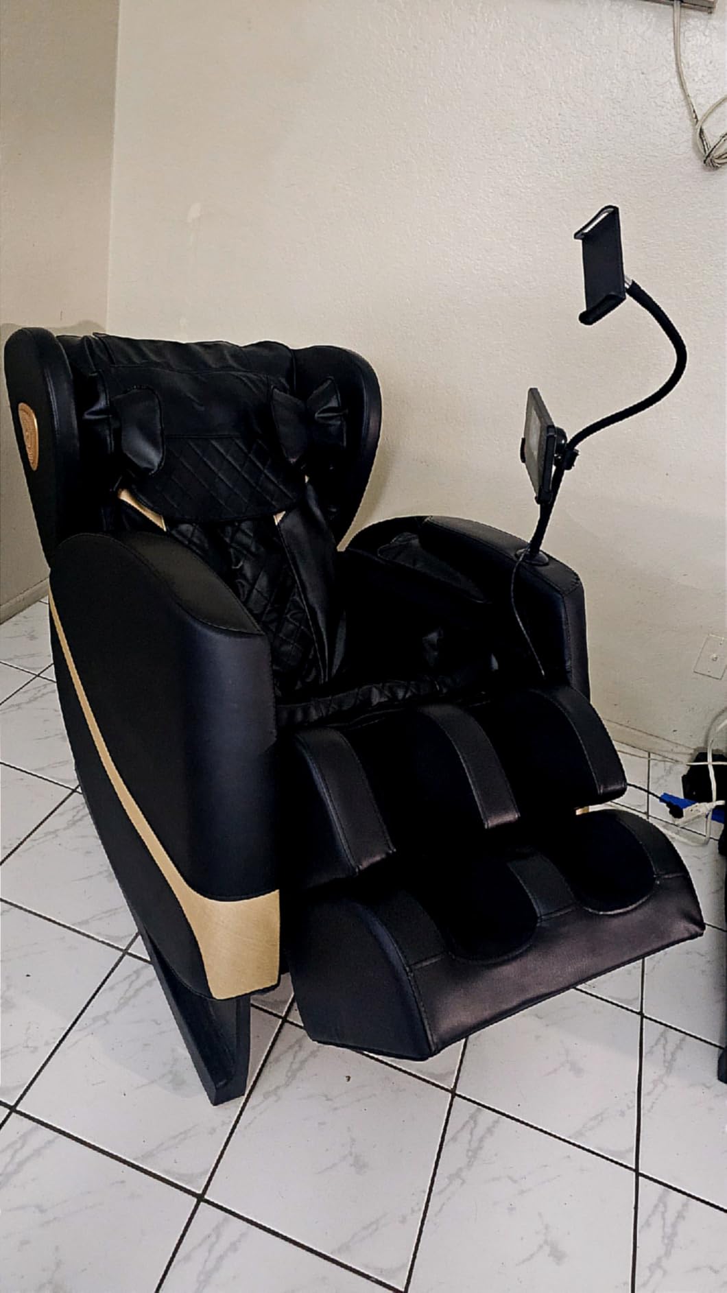 FURNIMAT 2026 Massage Chair Full Body, Zero Gravity Massage Chair with 10 Fix Rollers, Airbags, Heating, Foot Massage, Auto Modes, Bluetooth Speaker, Smart Screen Controller (Brown Premium) customer photo 2