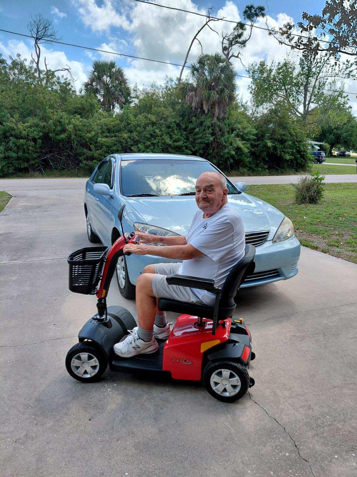 Rascal Conquest 3-Wheel Heavy-Duty Outdoor Mobility Scooter, Long-Range Battery-Powered Electric Travel, 350lb Capacity, Battery Included customer photo 1