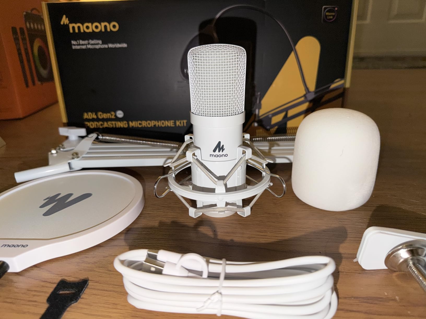 MAONO XLR/USB Condenser Microphone: 192kHz/24Bit Plug & Play PC Computer Podcast Cardioid Metal Mic Kit with Software, Professional Sound Chipset for Recording, Studio, Singing, YouTube A04 Gen2 customer photo 1