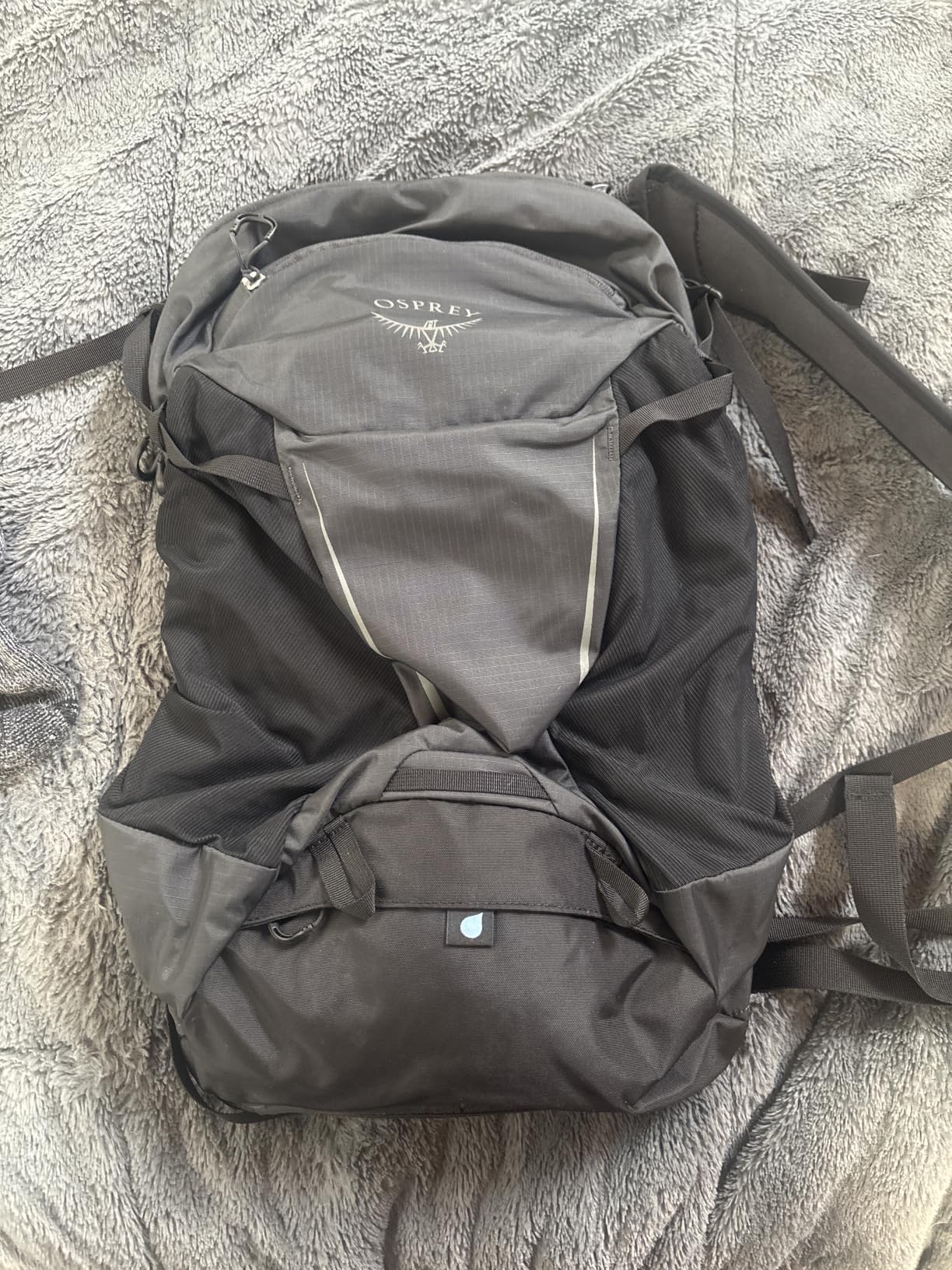 Osprey Hikelite 26L Durable Hiking Backpack - Travel Daypack with Rain Cover for Men and Women, Tungsten Yellow customer photo 2
