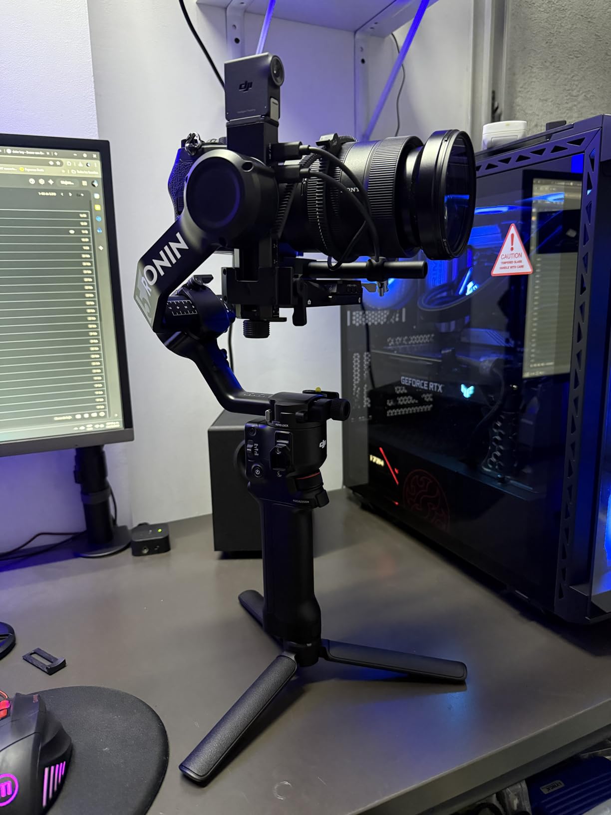 DJI RS 5, Gimbal Stabilizer for Camera Canon/Sony/Panasonic/Nikon/Fujifilm, Fine-Tuning Knobs, 2nd-Gen Automated Axis Locks, Quick-Open Tripod, New Z-Axis Indicator customer photo 2