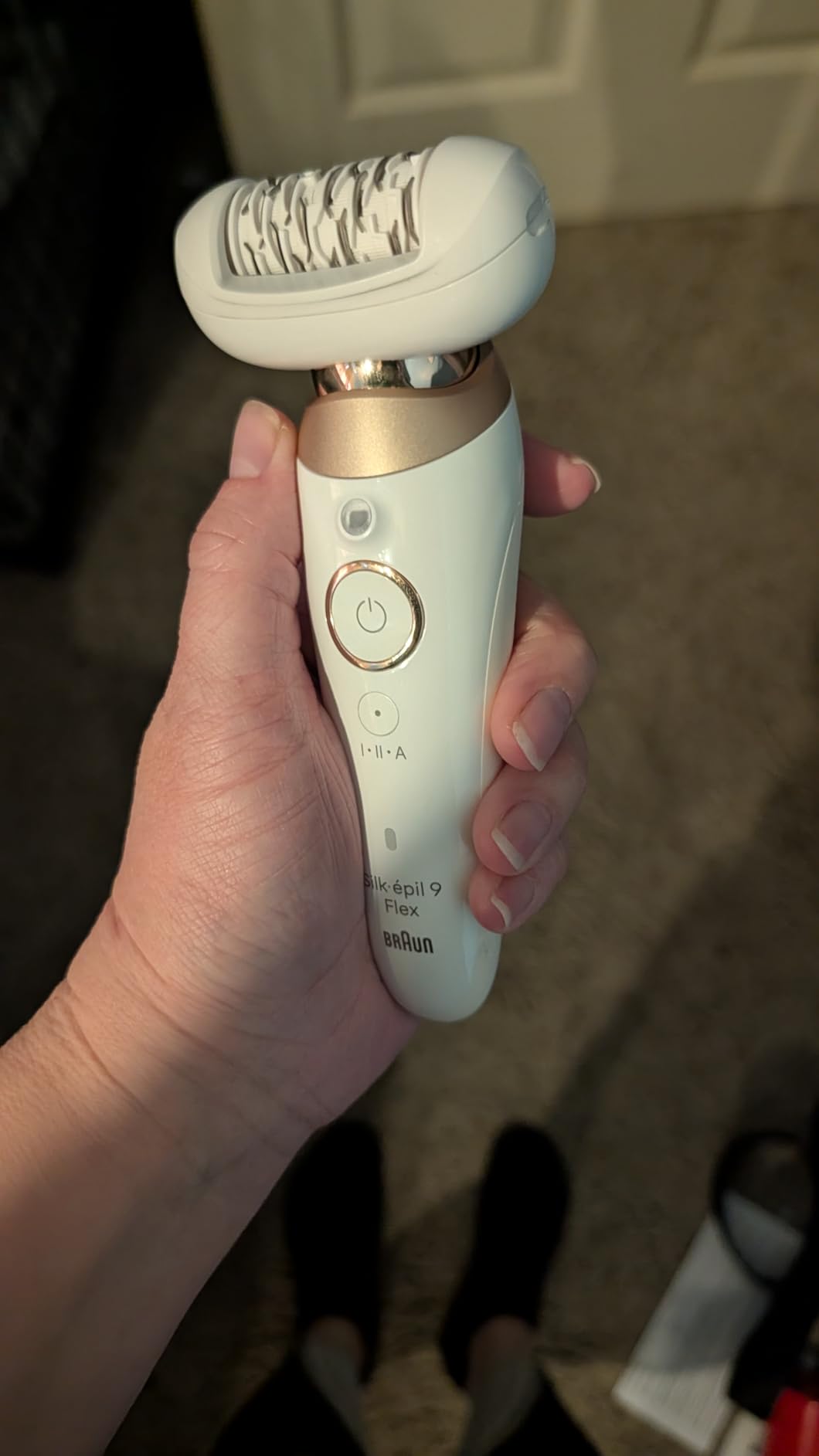 Braun Silk-épil 9 Flex Epilator, 360 Flex and Pivoting Head, Wet and Dry, Includes Shaver Head, Trimmer Comb, SES9-041 3D, Tinted Gold customer photo 2
