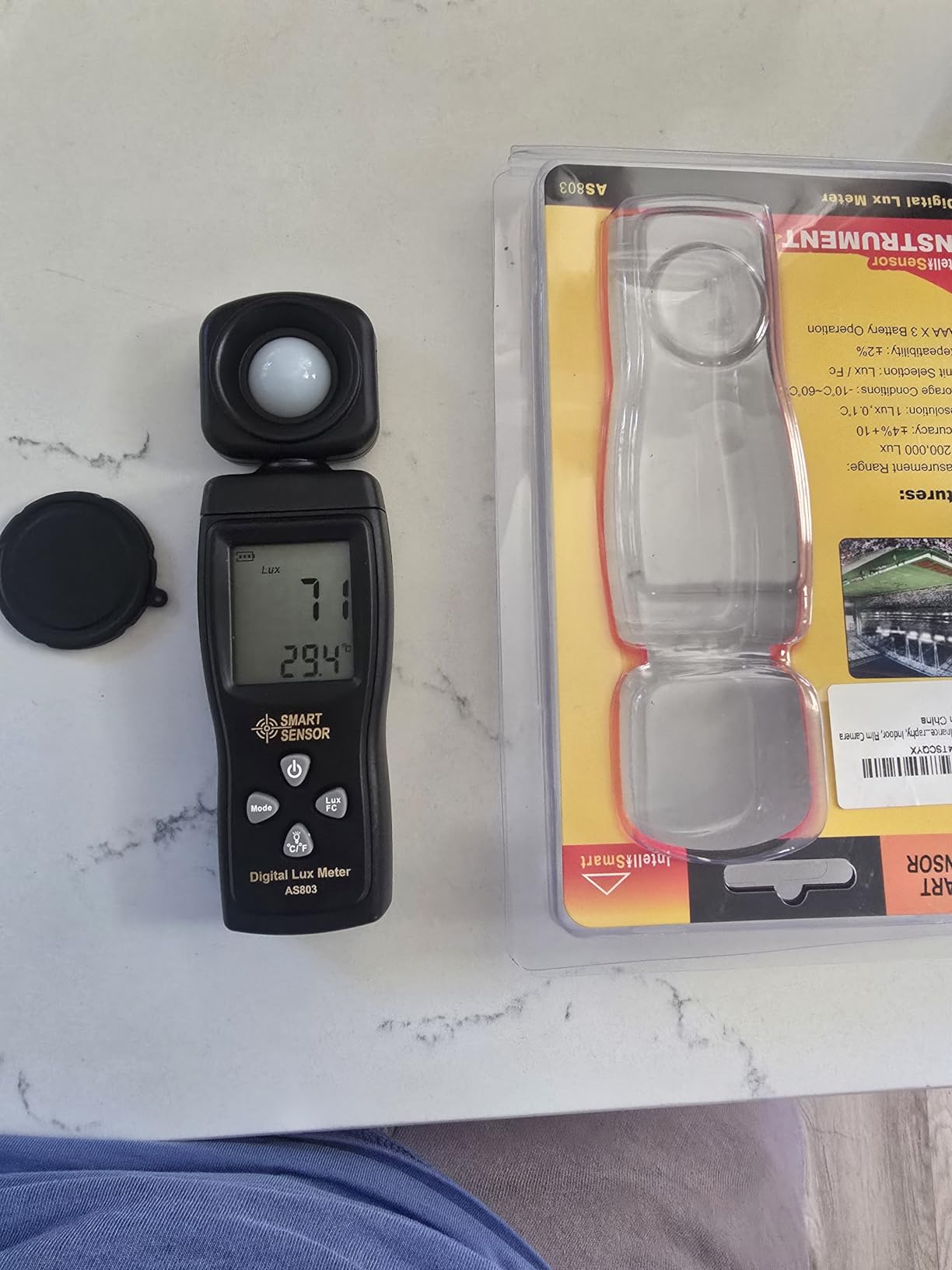 Digital Illuminance Light Meter, 0~200,000 Lux Range with 180-Degree Rotating Sensor, Backlight LCD Display for Photography and Film Camera customer photo 1