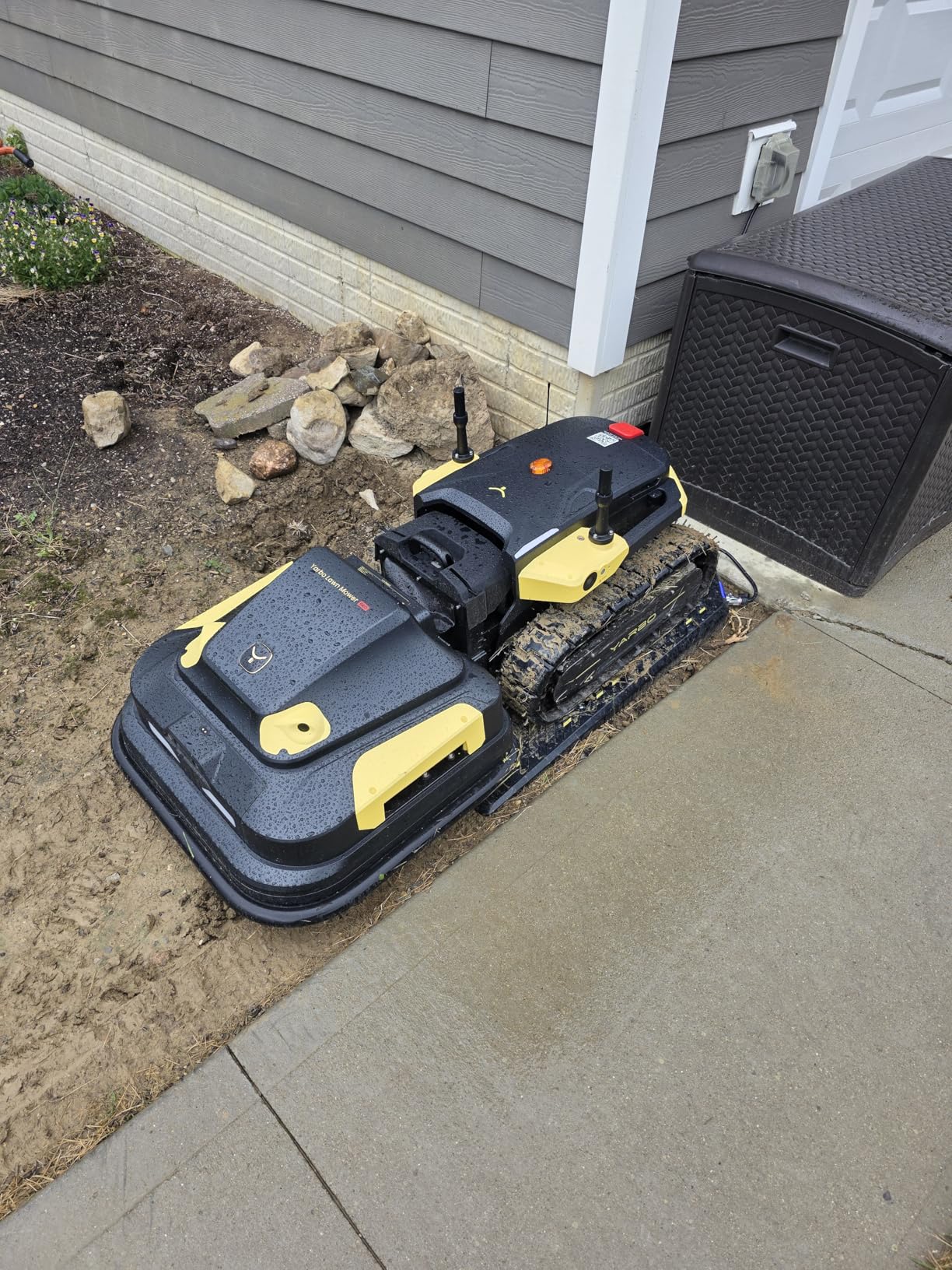 YARBO Robot Lawn Mower Pro with Modular Design for Large Yard up to 6 Acres, Perimeter Wire Free APP Control Robotic Lawnmower with AI Vision & RTK for Navigation customer photo 1