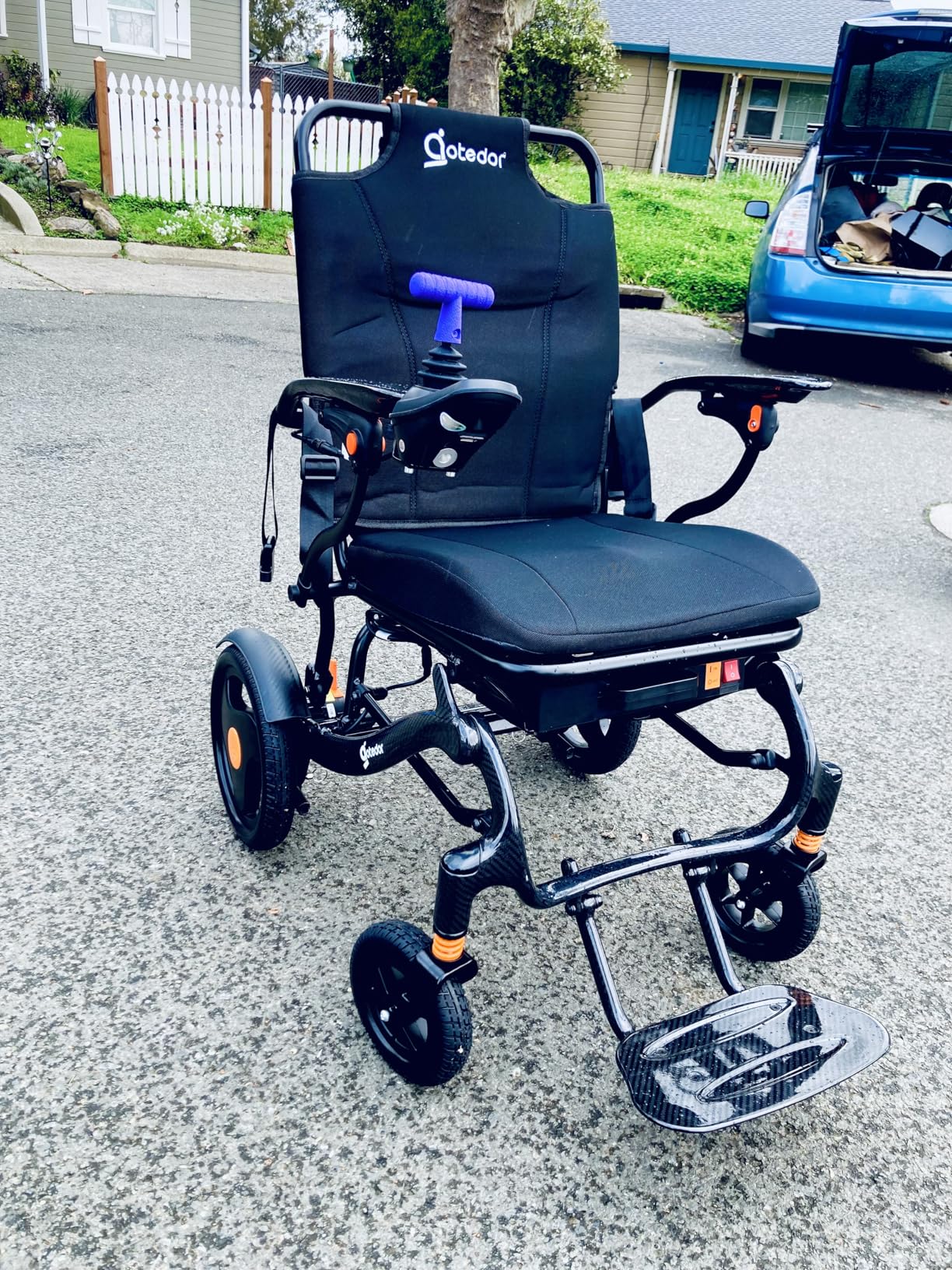 37lbs Lightweight Carbon Fiber Electric Wheelchairs for Adults 30 Miles Long Range Foldable Motorized Wheelchair with Dual 12Ah Batteries & Dual Motors,Intelligent Portable Airline Approved customer photo 1