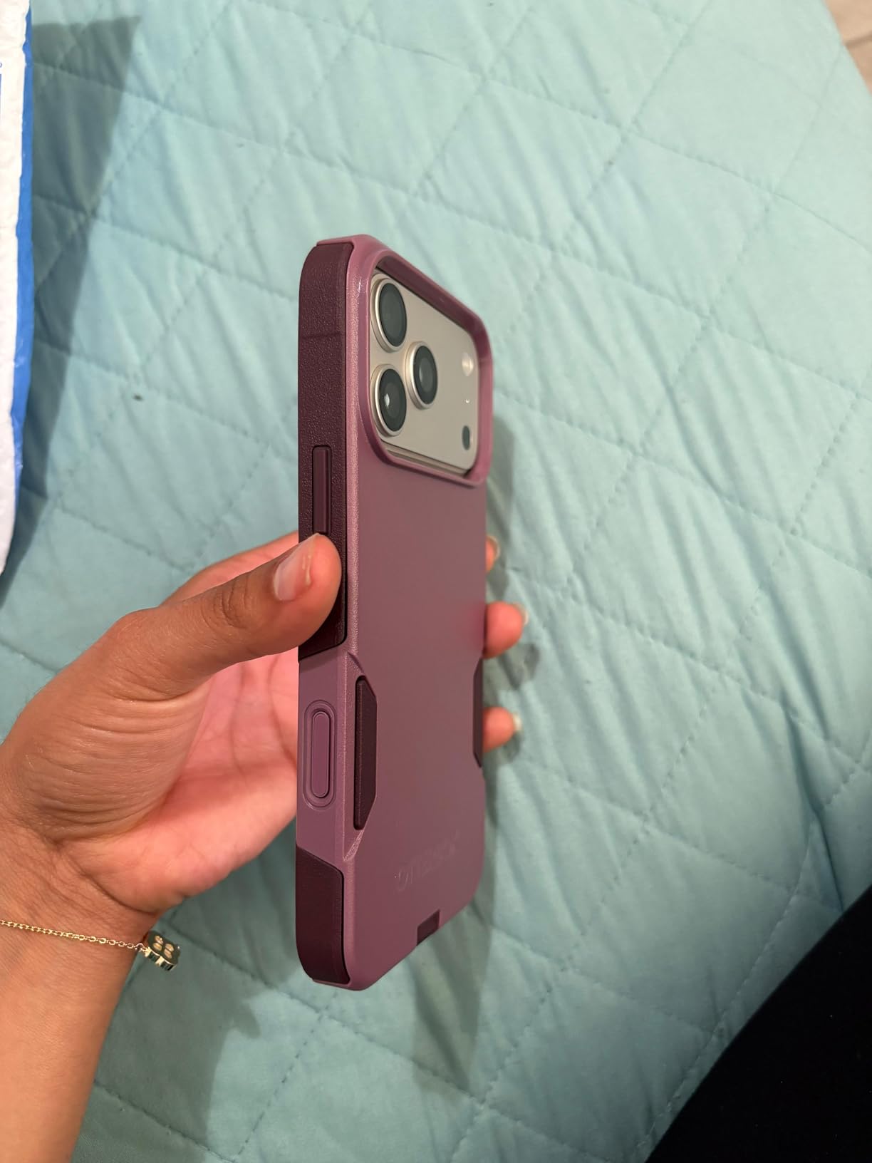 OtterBox iPhone 17 Commuter Series Case - Black - Thin & Protective Dual-Layer Impact Absorbing iPhone Case customer photo 2