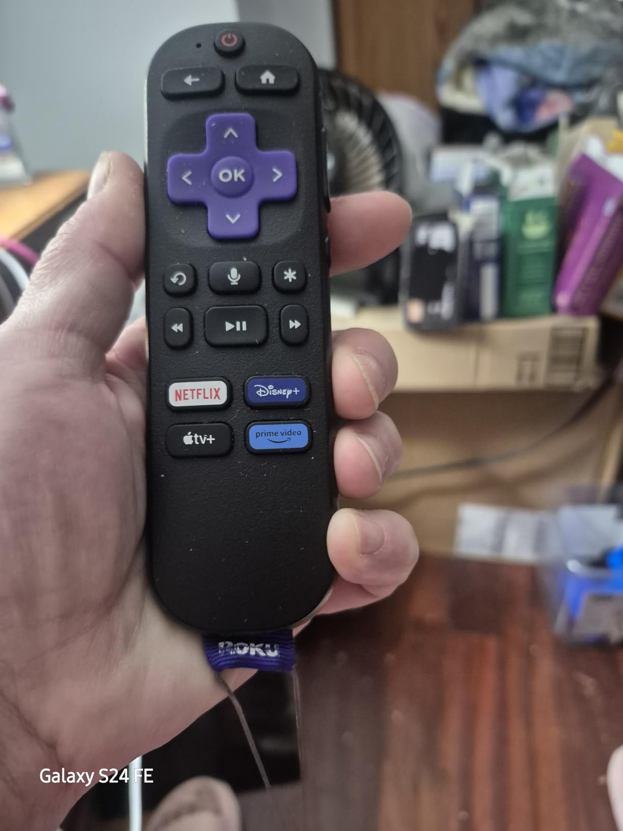 Smart TV 2026 - 32-Inch Select Series, 1080p Full HD TV - Roku TV with Voice Remote - Flat Screen LED Television with Wi-Fi for Streaming Live Local News Sports & Movies, Bluetooth Headphone Mode customer photo 2
