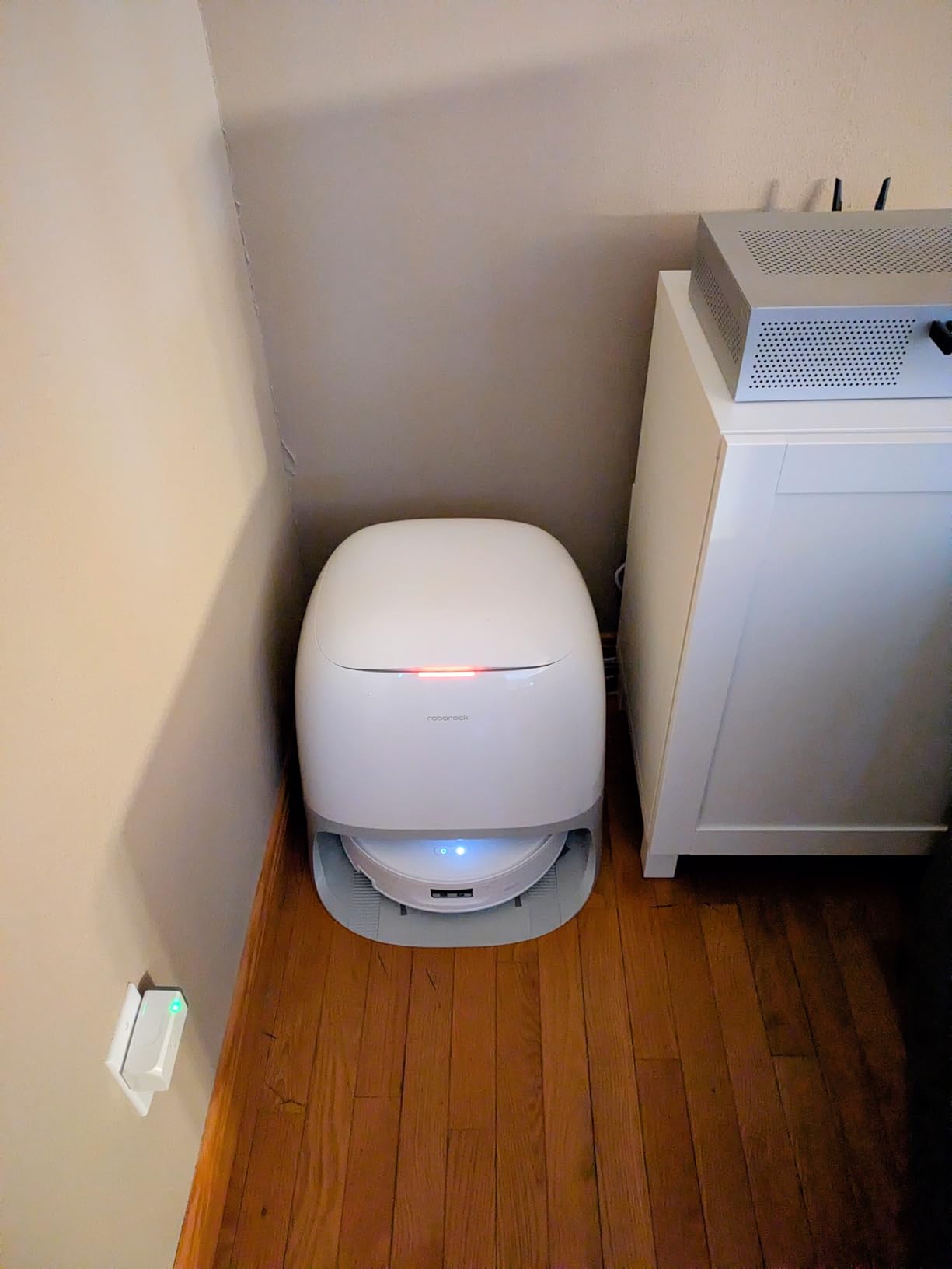 Roborock Qrevo Curv 2 Flow Robot Vacuum and Mop, SpiraFlow Real-Time Self-Cleaning Roller Mop, 20,000 Pa, Dual Zero-Tangle System, AI Obstacle Avoidance, Heat-Washes and Dries Mop, Carpet Protection customer photo 2