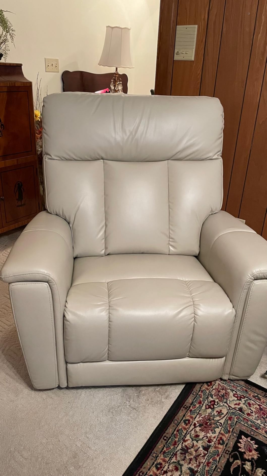 MCombo 500lbs Heavy Duty Lift Chair for Elderly, Extra Wide Dual Motor Power Lift Recliner with Hidden Cup Holders, USB Charging, Breathable Faux Leather R7777 (Dark Brown) customer photo 1