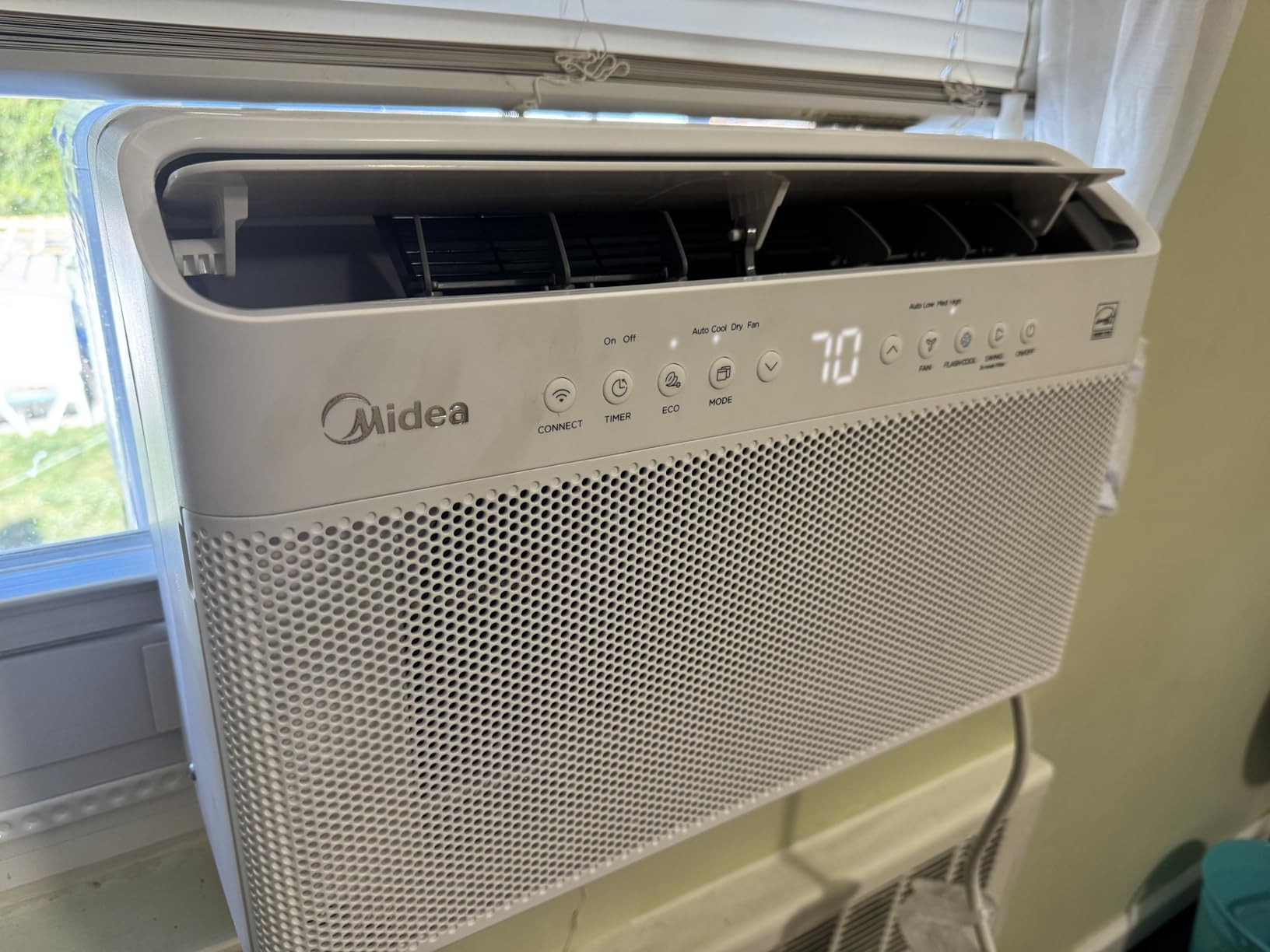 Midea 12,000 BTU U Shaped Smart Inverter Window Air Conditioner - Cools 550 Sq Ft, Ultra Quiet with Open Window Operation - Alexa/Google Assistant Compatible, 37% Energy Savings, Remote (2026 Edition) customer photo 1