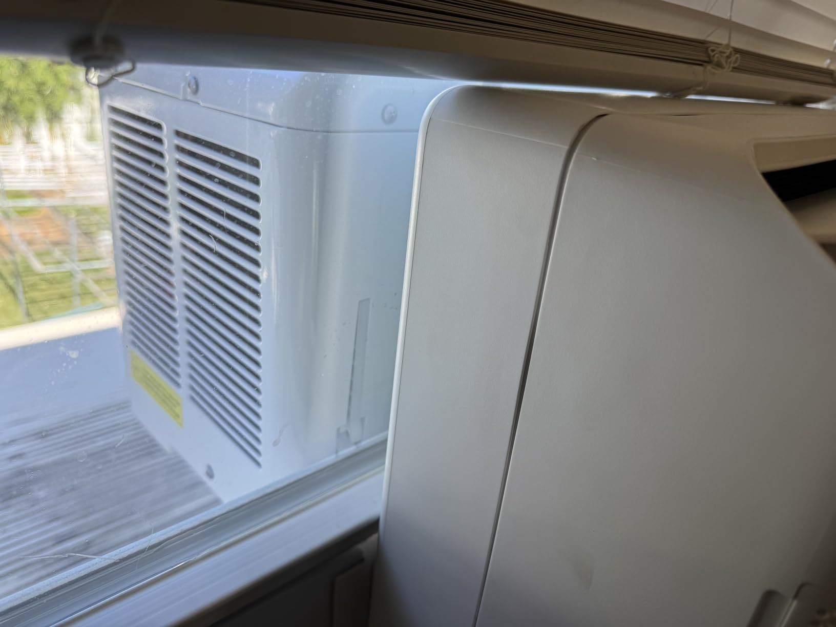 Midea 12,000 BTU U Shaped Smart Inverter Window Air Conditioner - Cools 550 Sq Ft, Ultra Quiet with Open Window Operation - Alexa/Google Assistant Compatible, 37% Energy Savings, Remote (2026 Edition) customer photo 2
