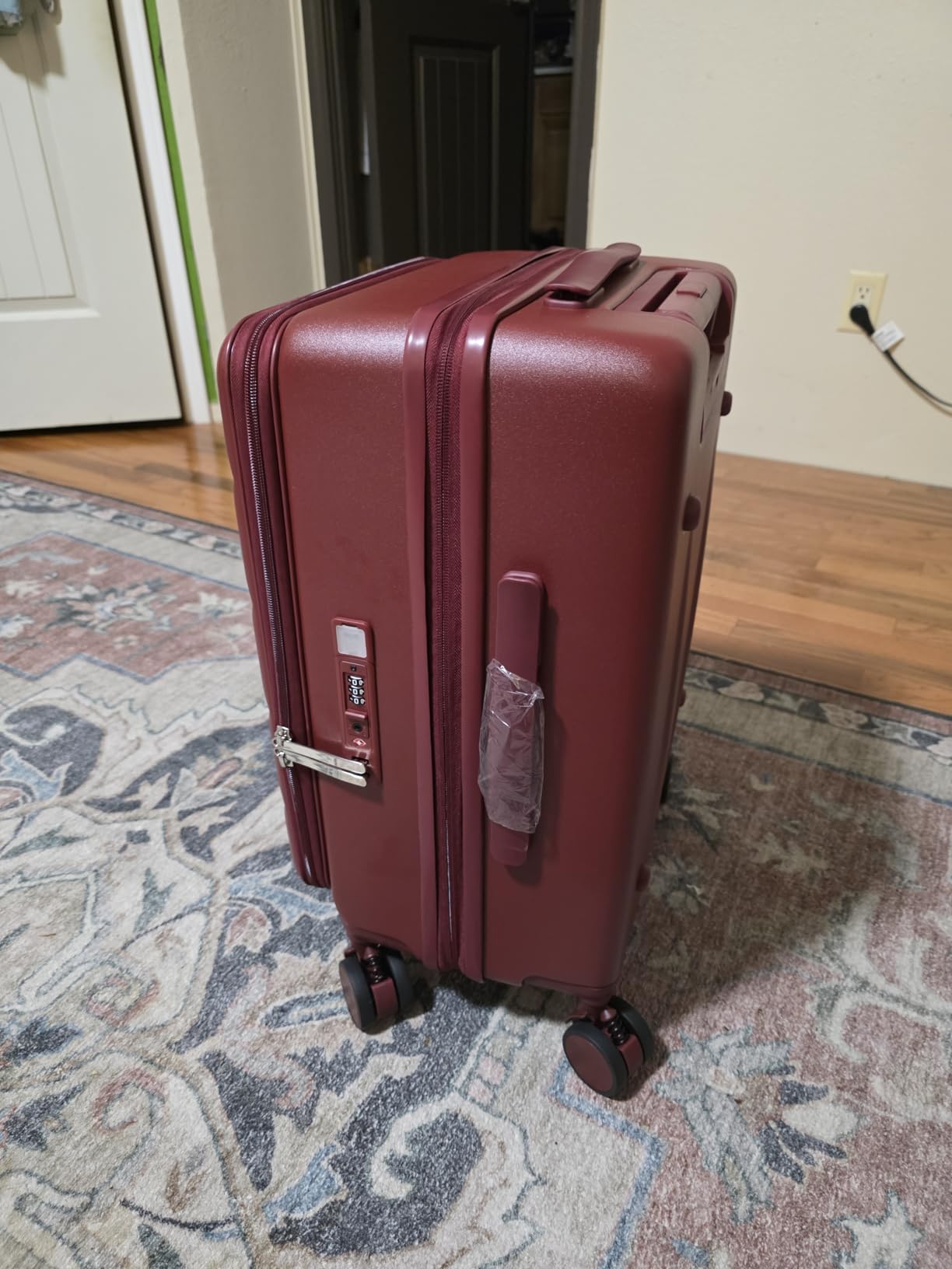 Expandable 20Inch Carry On Luggage Airline Approved - Top Opening Hardside Travel Suitcase Unbreakable - with Cup Holder, USB Charge, Side Pothook, 360 Spinner Wheels, TSA Lock - Grey customer photo 2