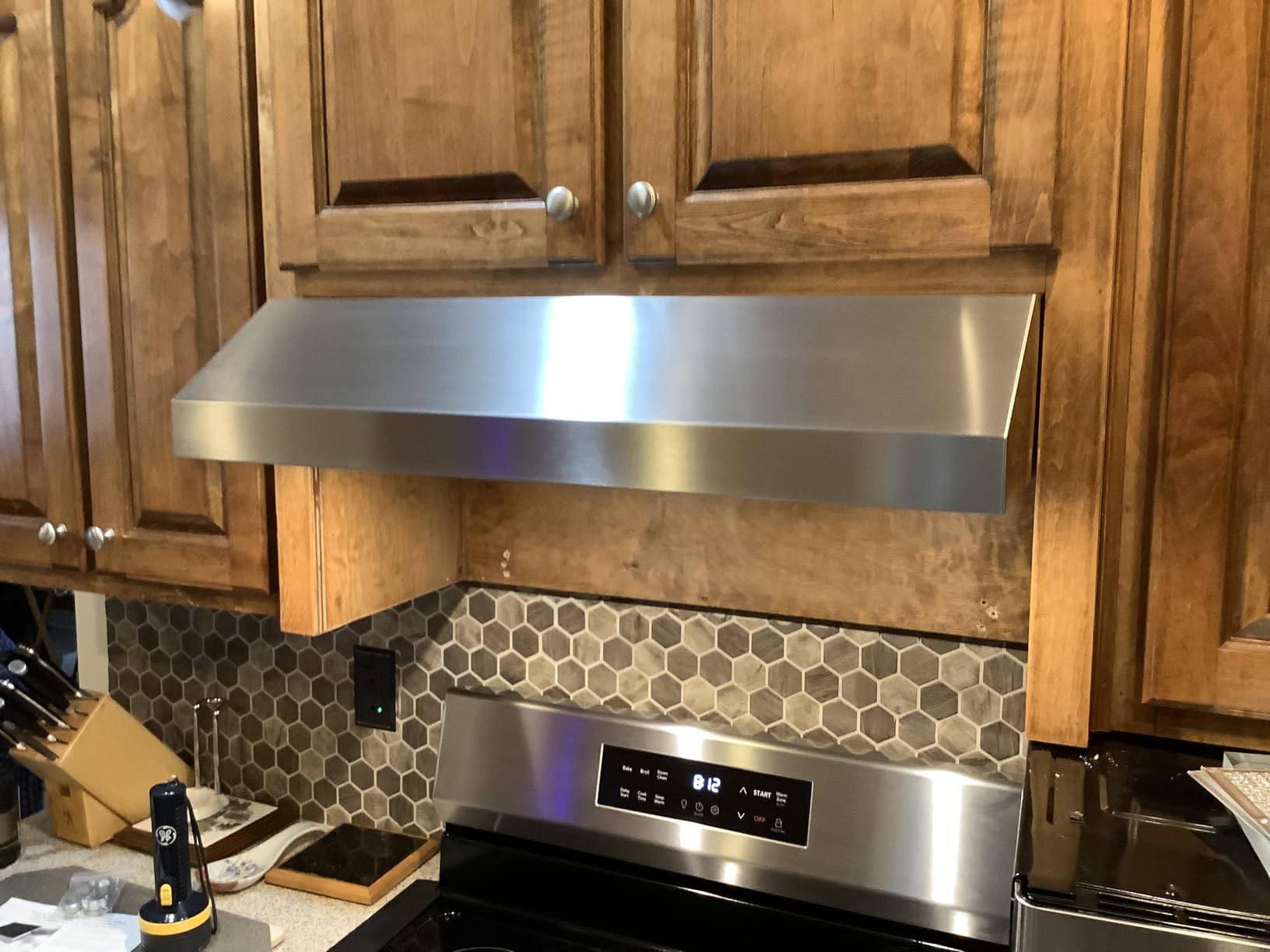 Broan-NuTone Luxury Modern 36-Inch 350 MAX Blower CFM 1.5 Sones Stainless Steel Range Hood customer photo 1