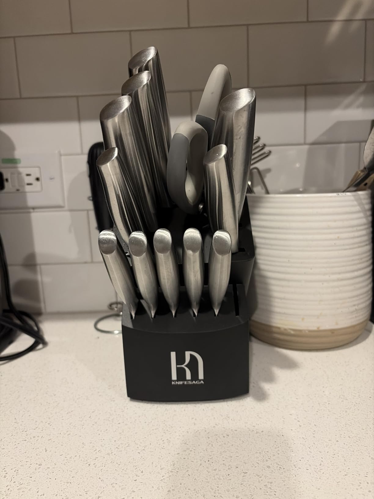 KnifeSaga Knife Set Premium, Kitchen Knife Block Set 14 Pcs Japanese High Carbon Stainless Steel Enduring Razor Sharp, Black Chef Knives Set with Built-in Sharpener and Acacia Wood Block customer photo 1